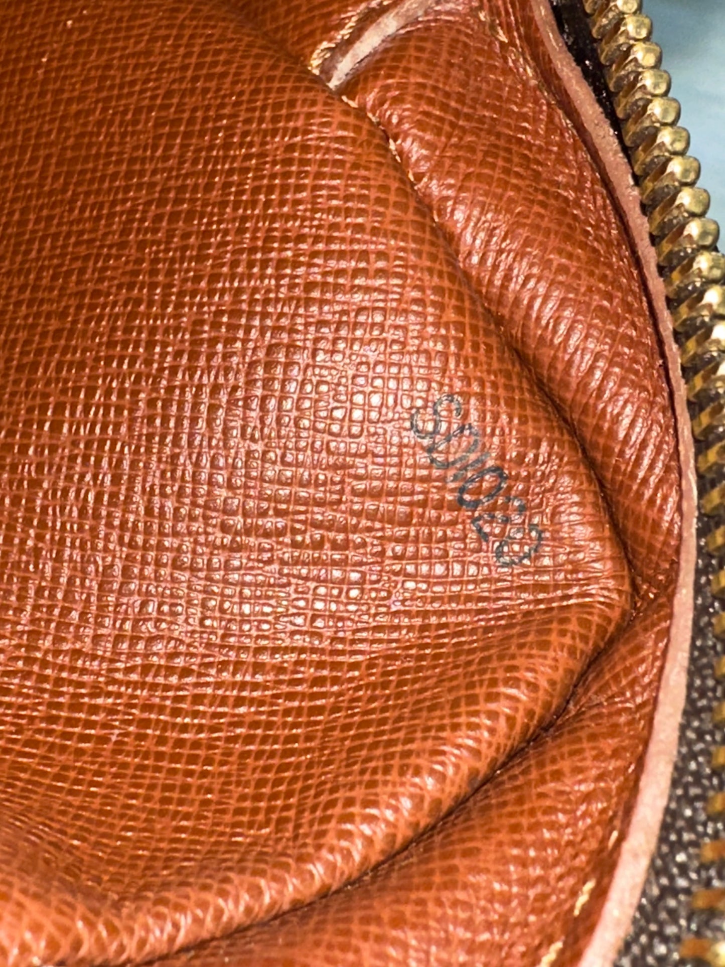 Pre-owned Authentic Louis Vuitton Danube Monogram Crossbody Bag