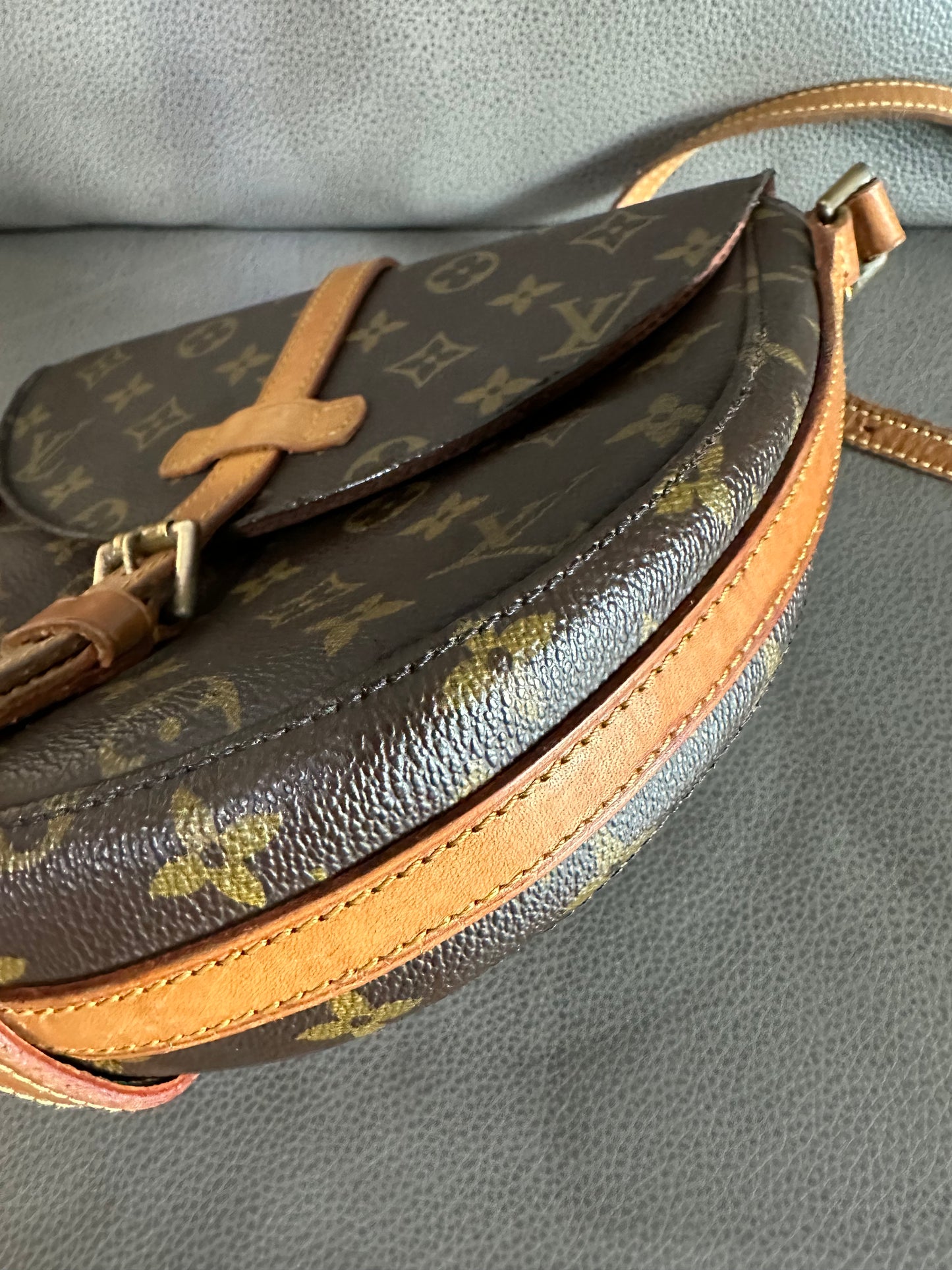 Pre-owned Authentic Louis Vuitton Chantilly MM Monogram Crossbody Bag