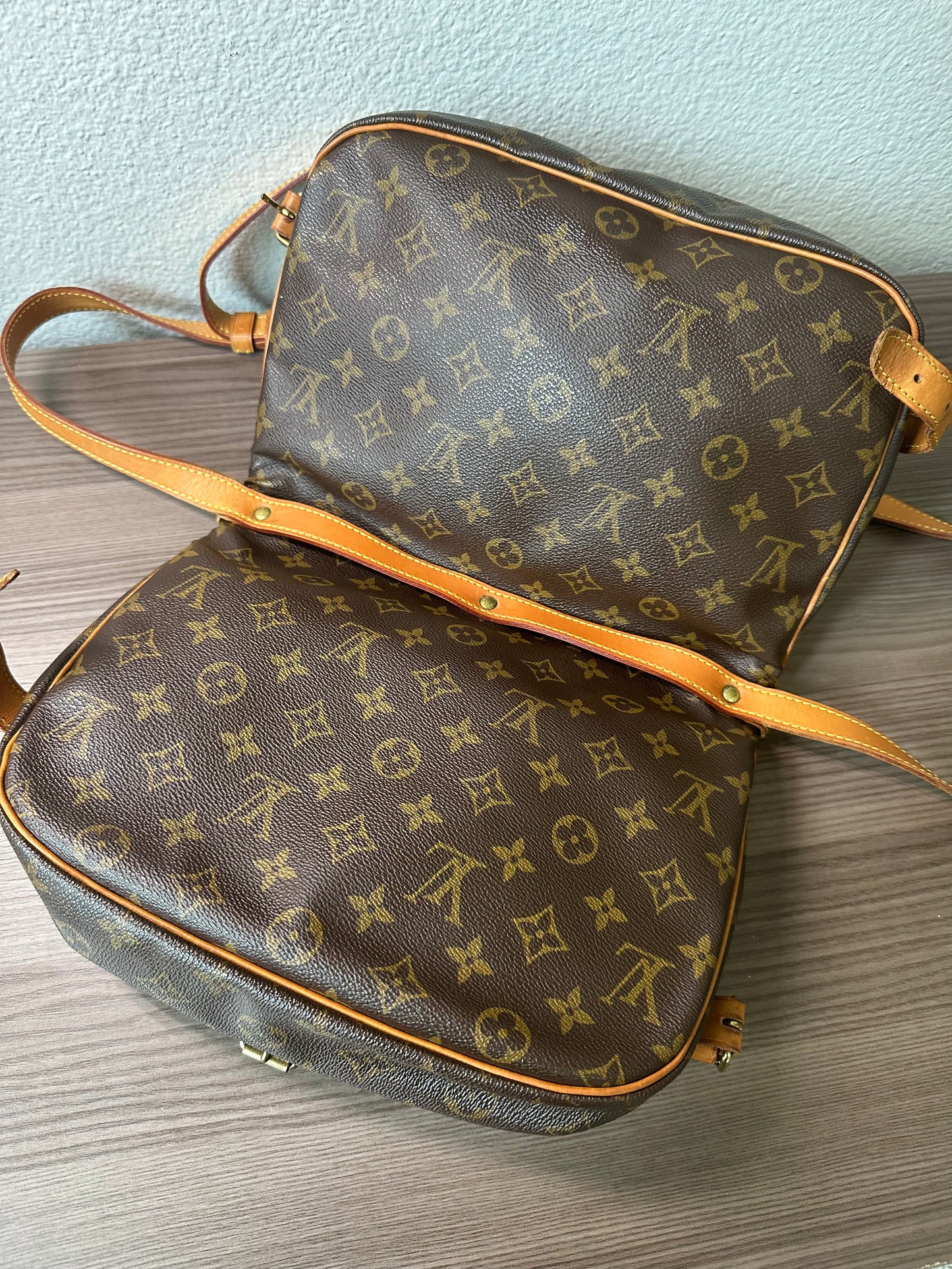 Pre-owned Authentic Louis Vuitton Saumur 30 Monogram Crossbody Bag