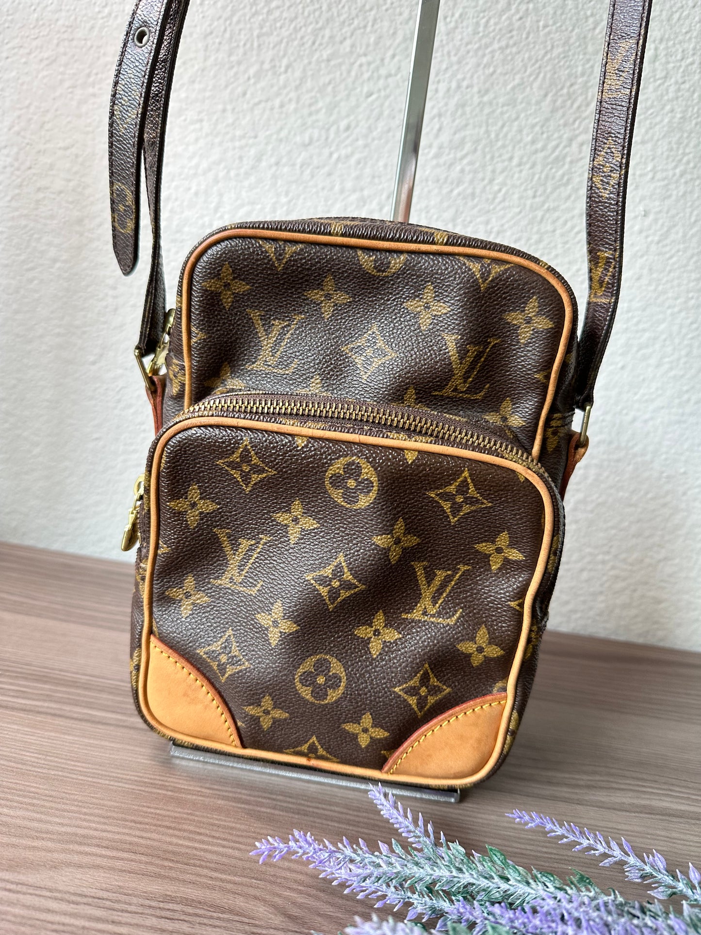 Pre-owned Authentic Louis Vuitton Amazon Monogram Crossbody Bag