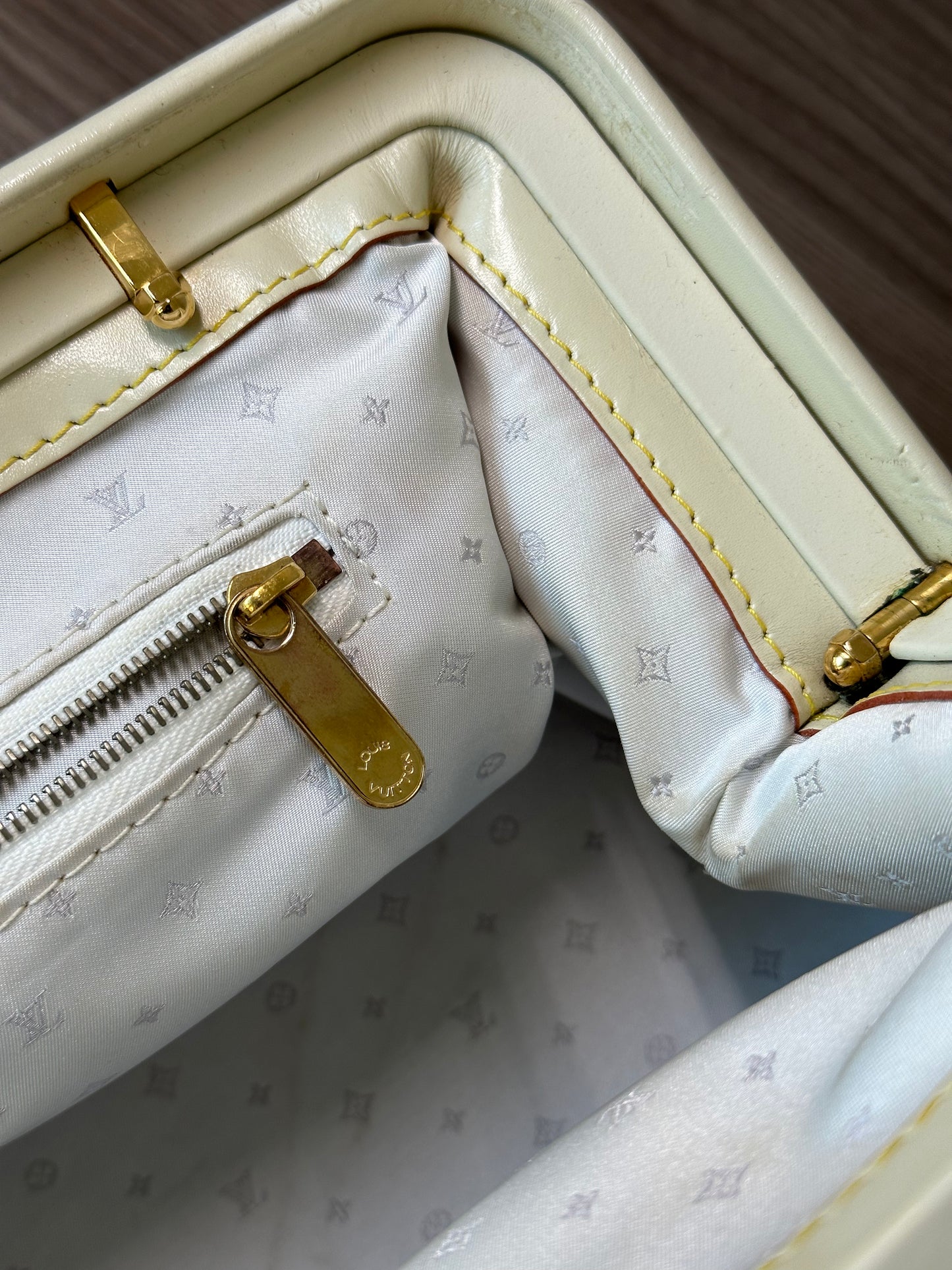 Pre-owned Louis Vuitton L'Ingenieux PM Blanc White Suhali Handbag