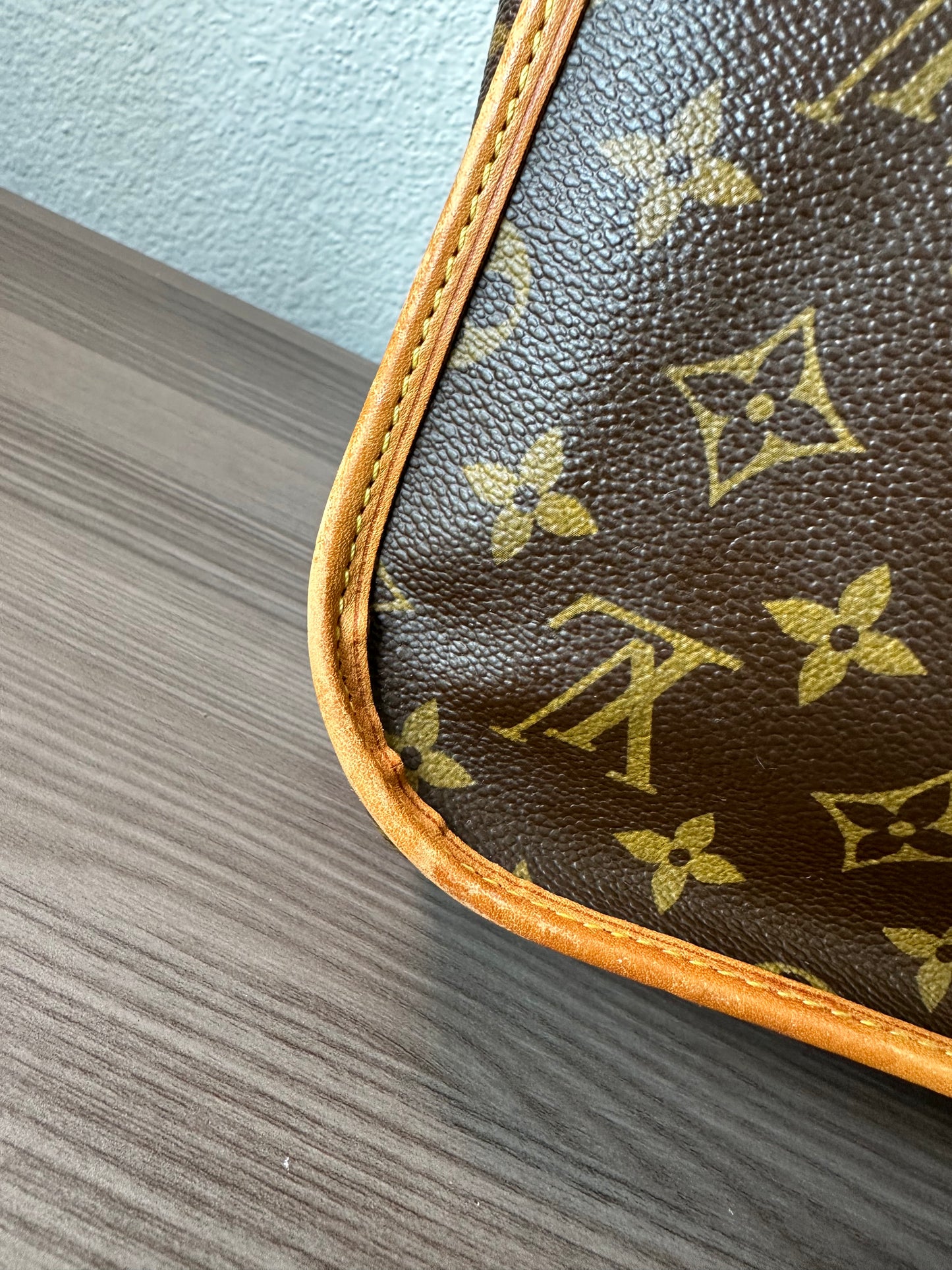 Pre-owned Authentic Louis Vuitton Bosphore PM Monogram Shoulder / Crossbody bag