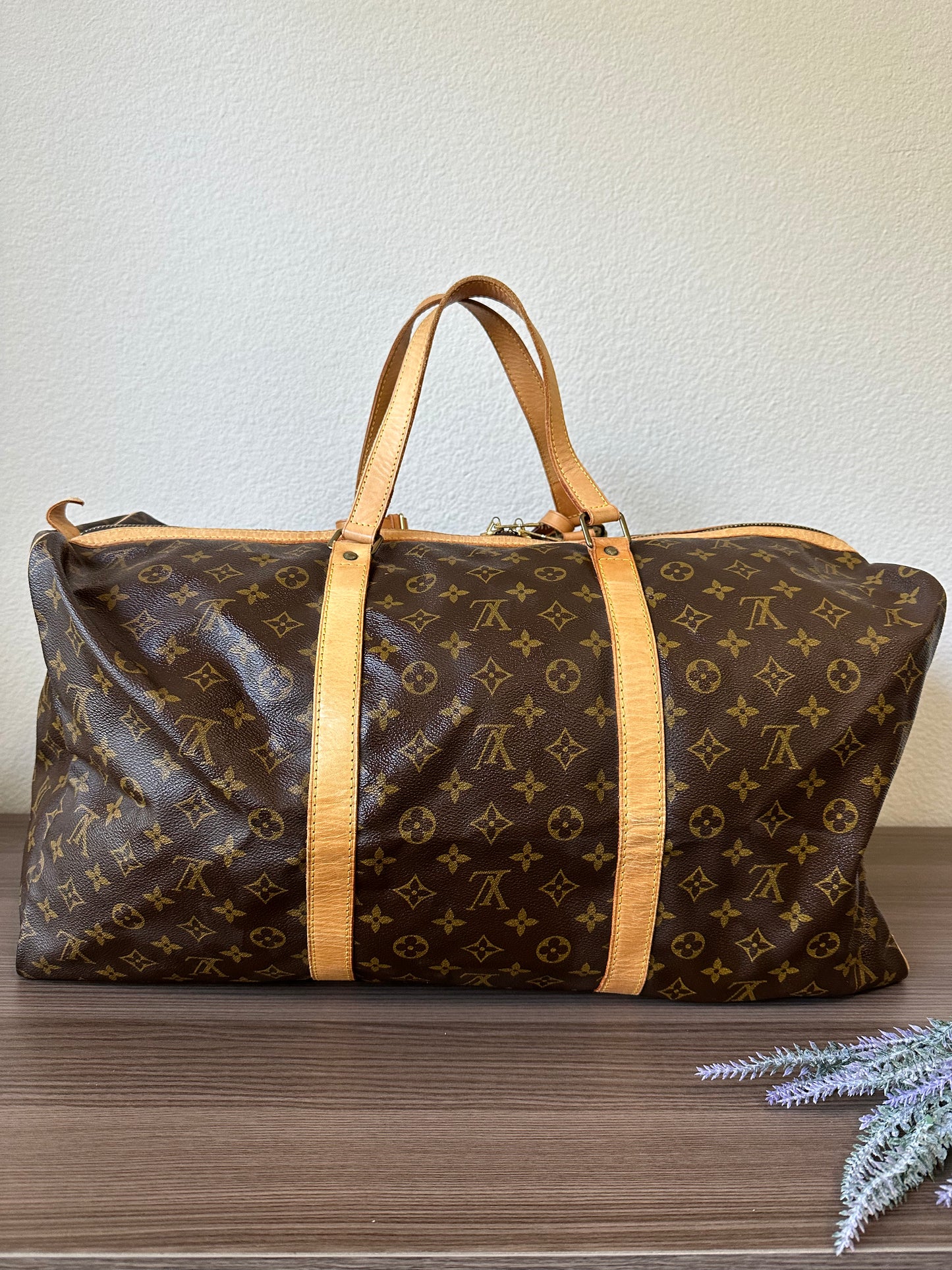 Pre-owned Authentic Louis Vuitton Sac Souple 55 Monogram Travel Duffle bag