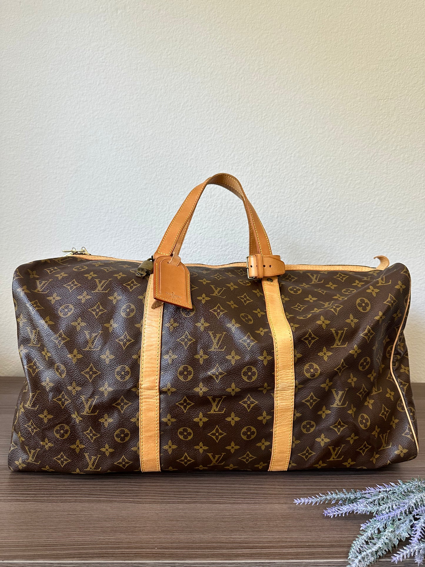 Pre-owned Authentic Louis Vuitton Sac Souple 55 Monogram Travel Duffle bag