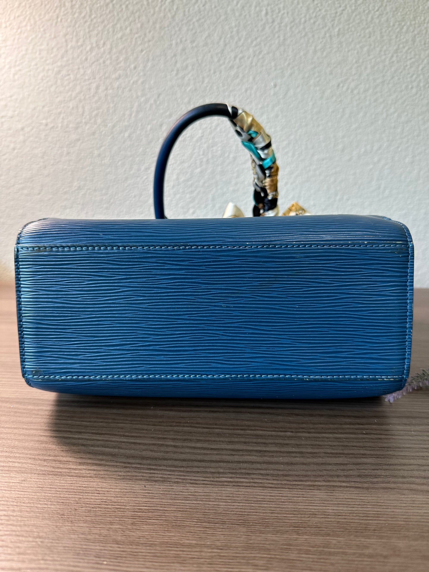 Pre-owned Louis Vuitton Pont Neuf Epi Blue Handbag