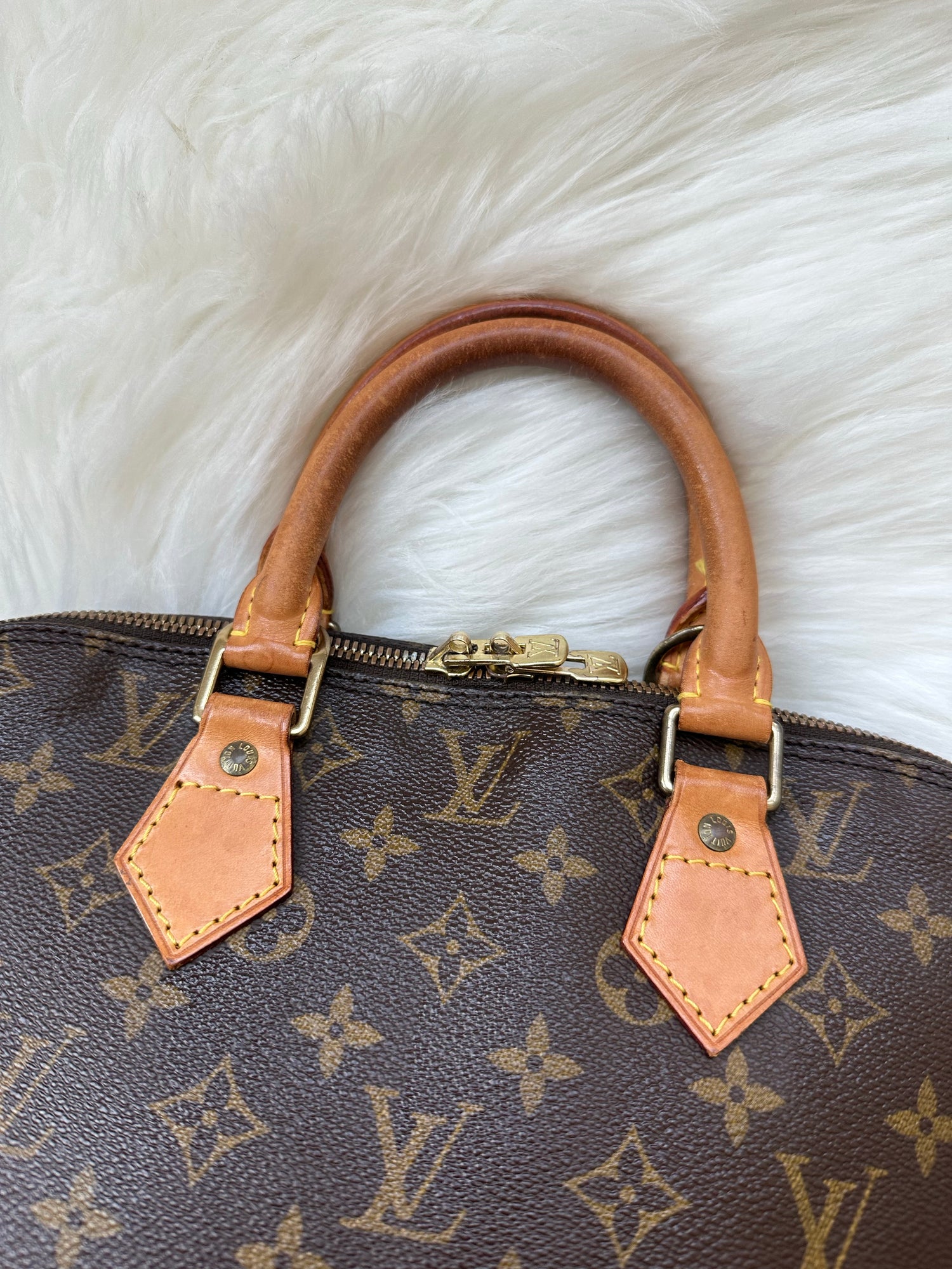 Pre-owned Authentic Louis Vuitton  Monogram Crossbody Bag – LvChic20