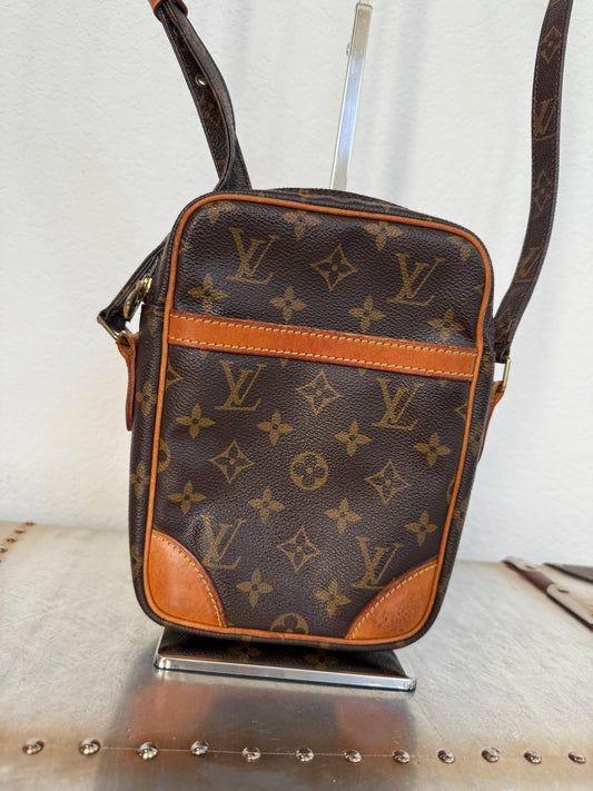 Pre-owned Authentic Louis Vuitton Danube Monogram Crossbody Bag