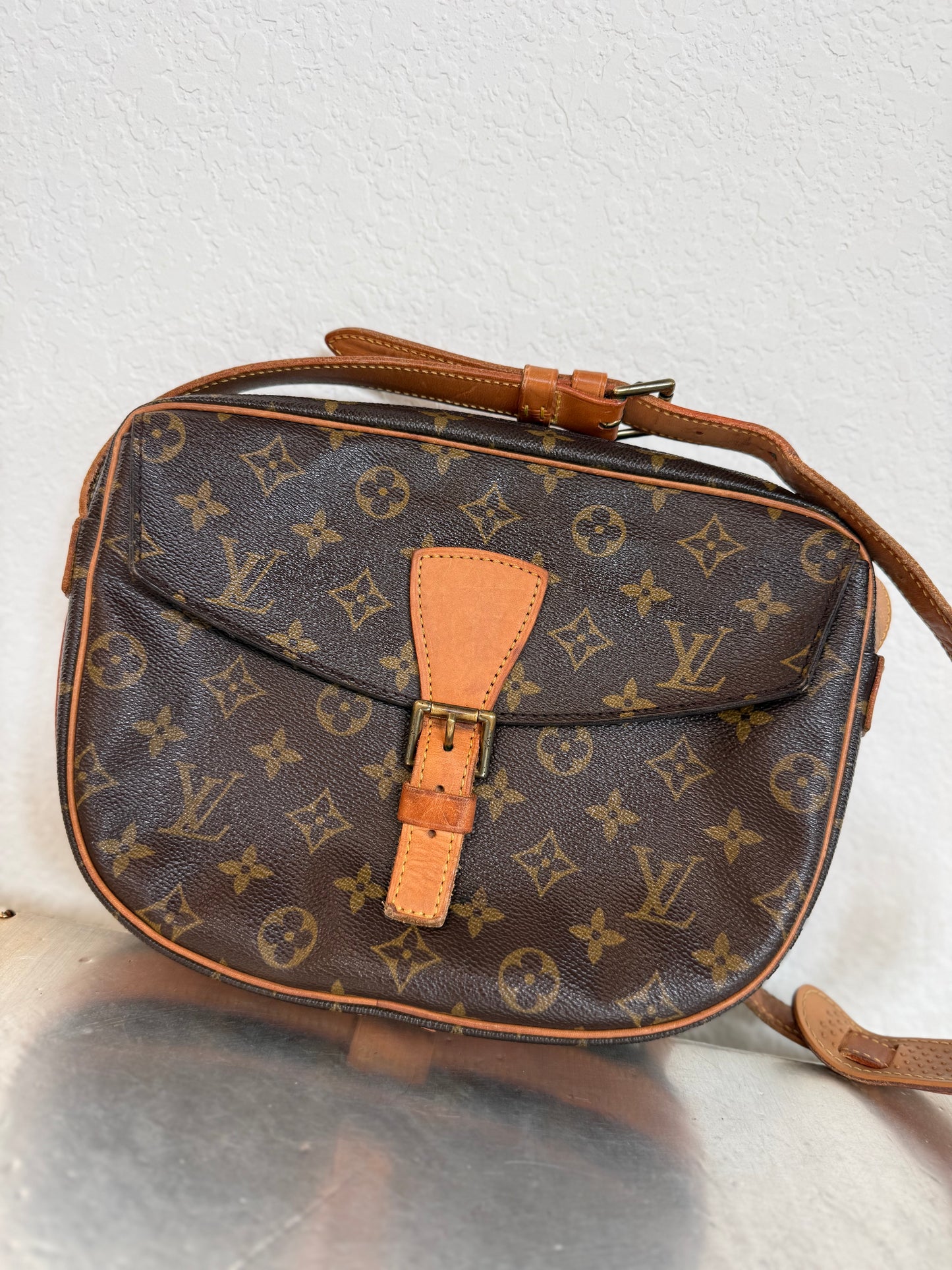 Pre-owned Authentic Louis Vuitton Jeune Fille GM Monogram Crossbody Bag