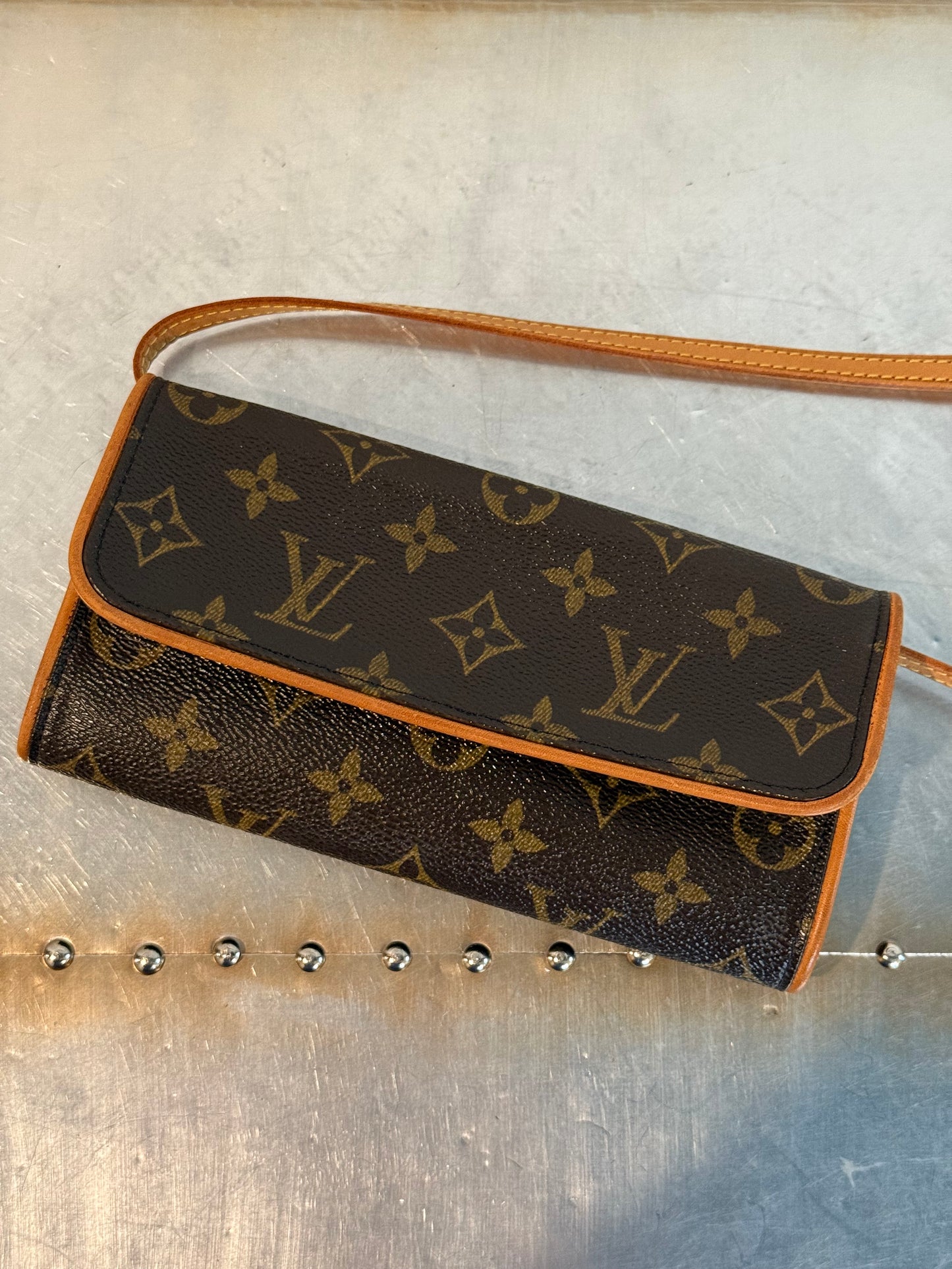 Pre-owned Authentic Louis Vuitton Pochette Twin PM Monogram Shoulder Bag