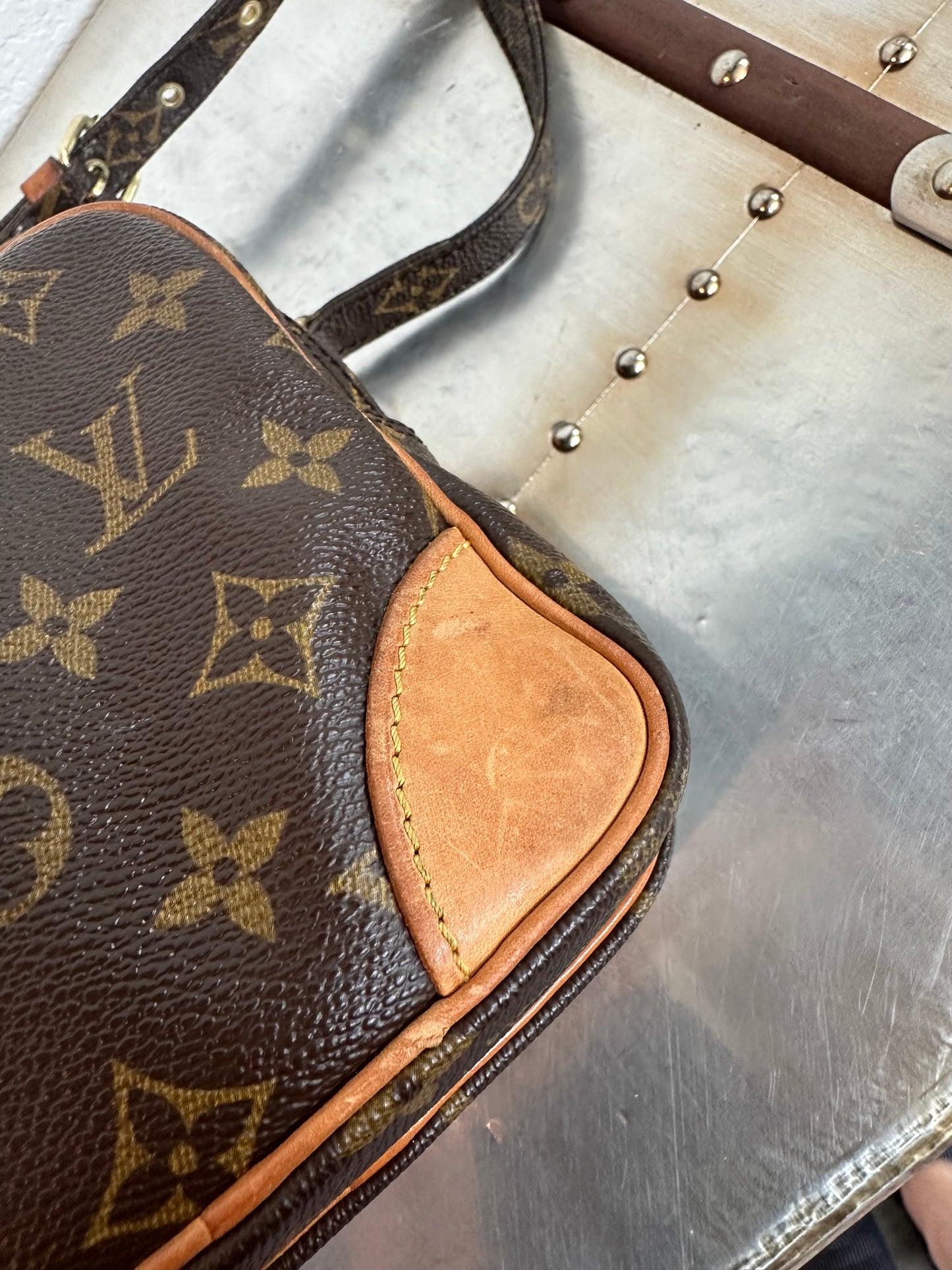 Pre-owned Authentic Louis Vuitton Amazon Monogram Crossbody Bag