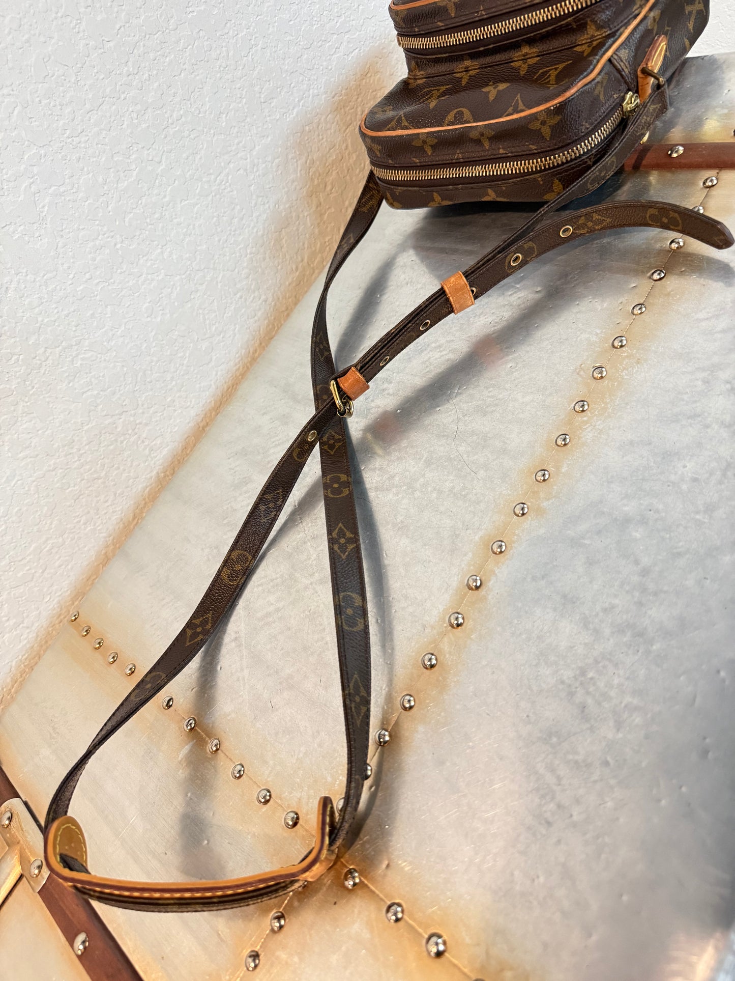 Pre-owned Authentic Louis Vuitton Amazon Monogram Crossbody Bag
