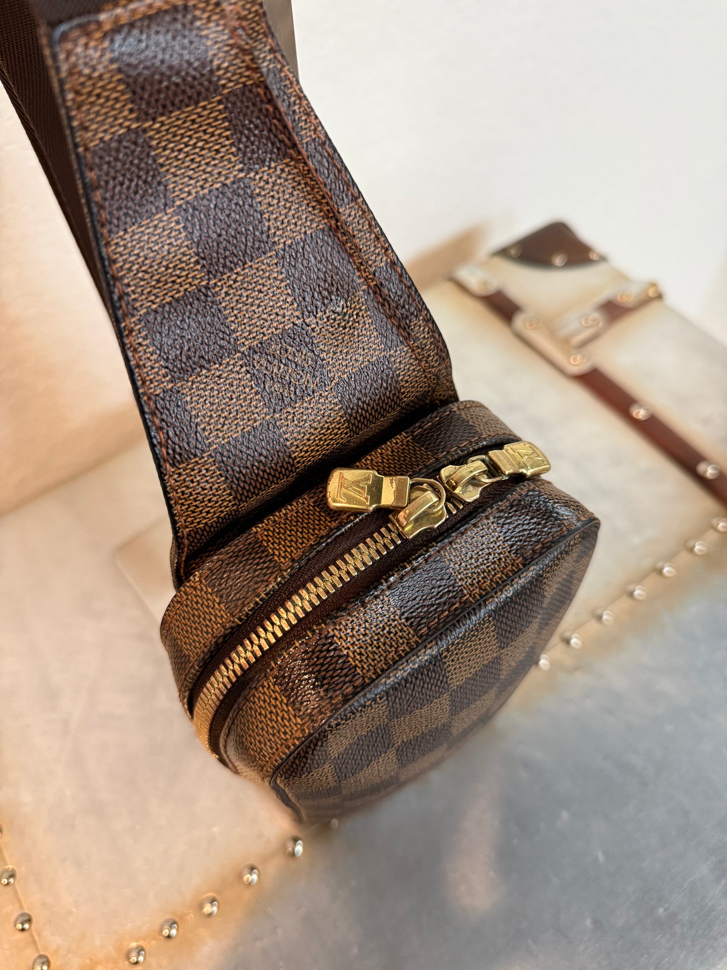 Pre-owned Authentic Louis Vuitton Damier Ebene Geronimos Body Bag