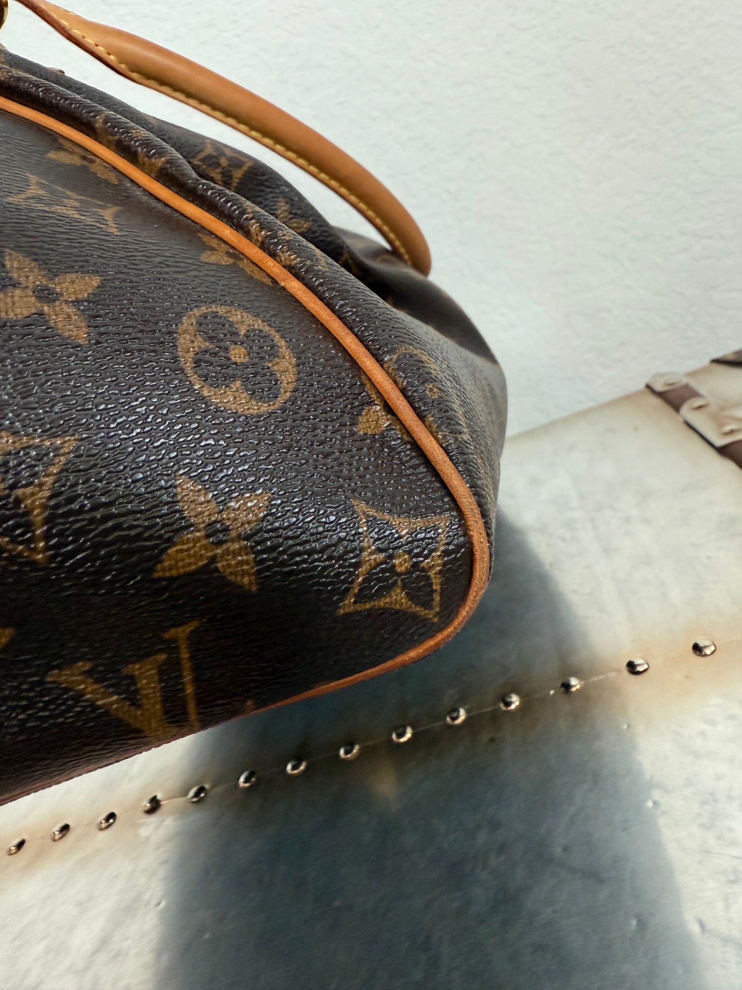 Pre-owned Authentic Louis Vuitton Tivoli GM Monogram Shoulder Bag