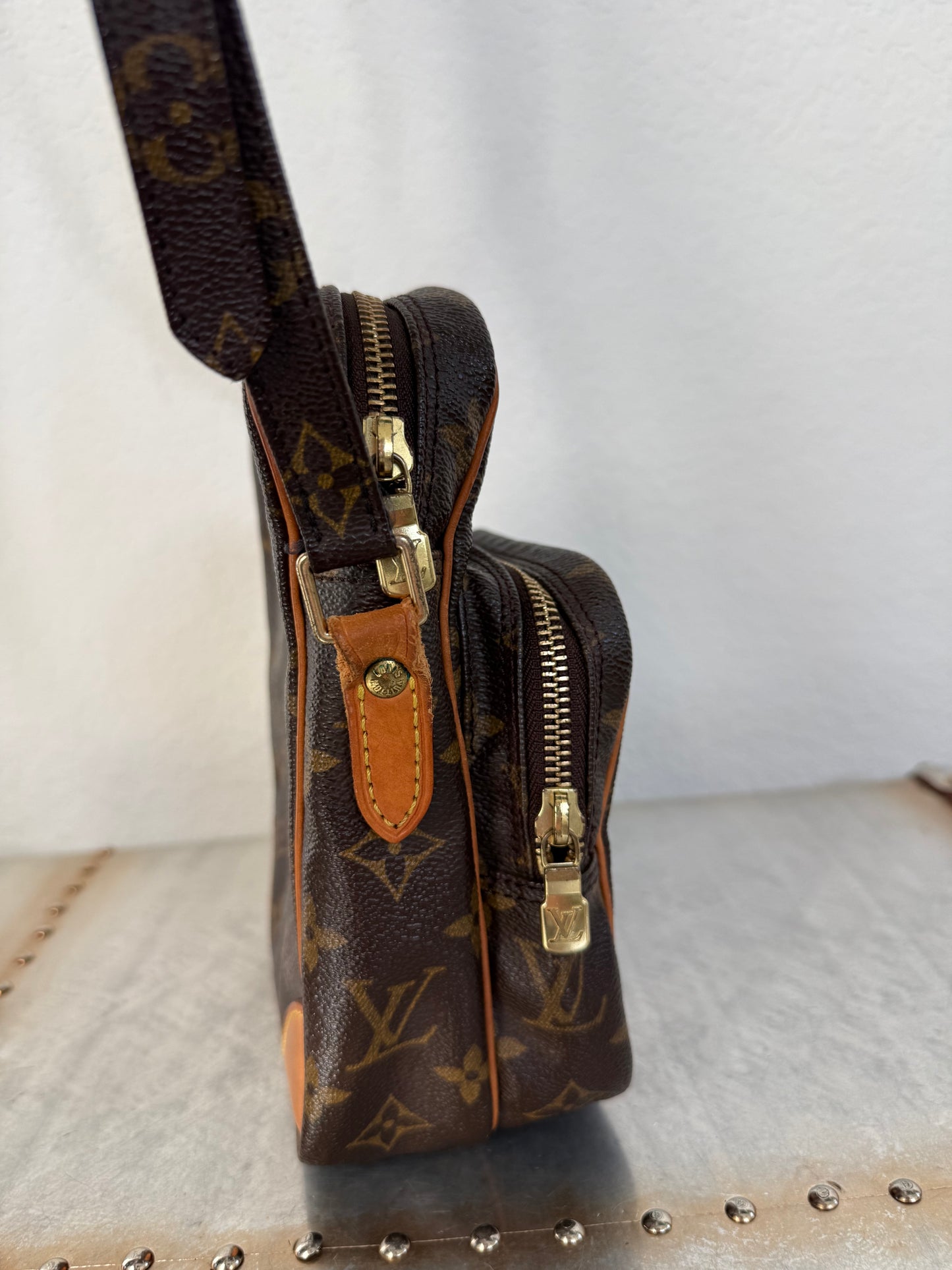 Pre-owned Authentic Louis Vuitton Amazon Monogram Crossbody Bag