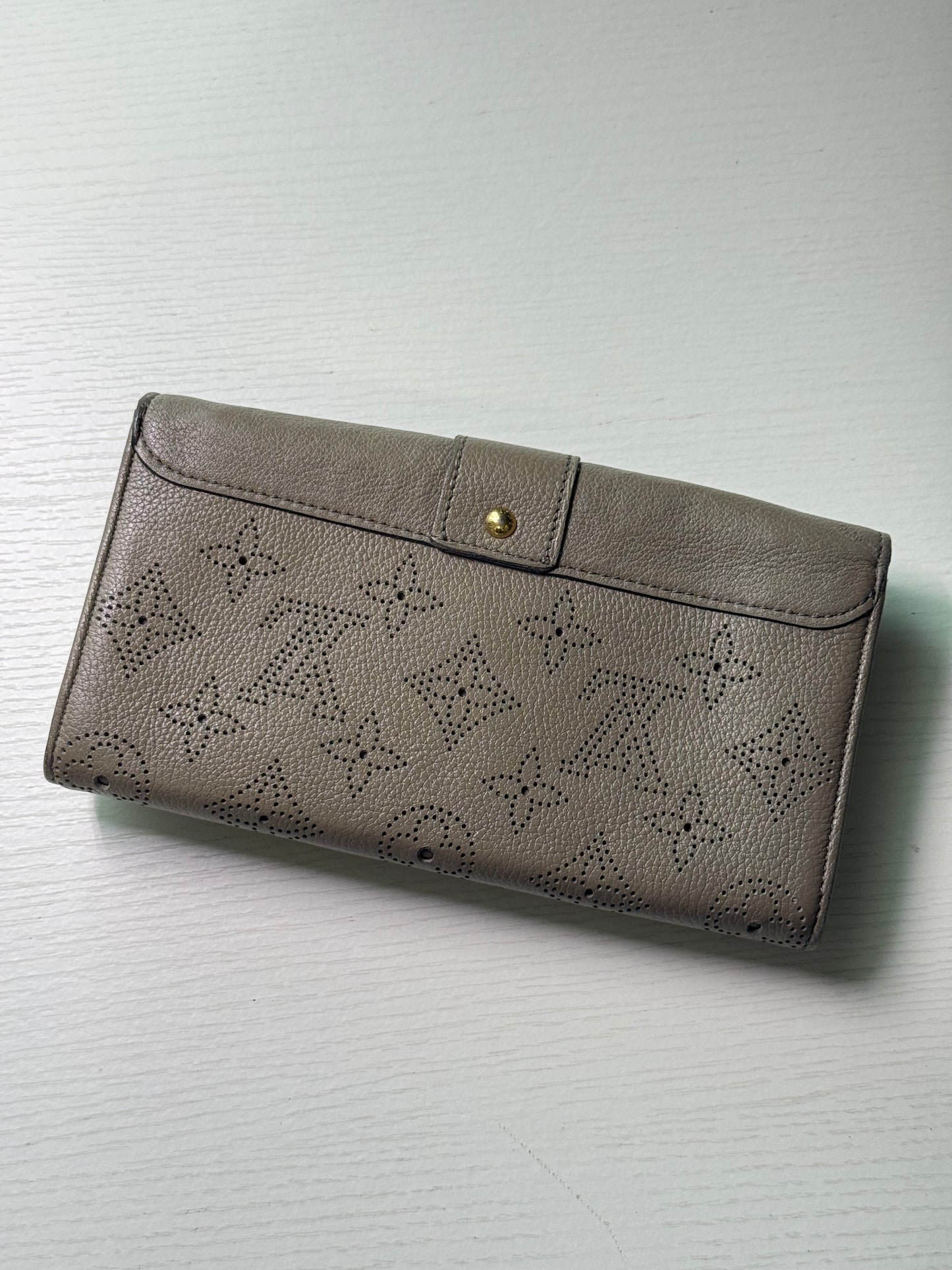 Pre-owned Authentic Louis Vuitton Mahina Amelia long Wallet