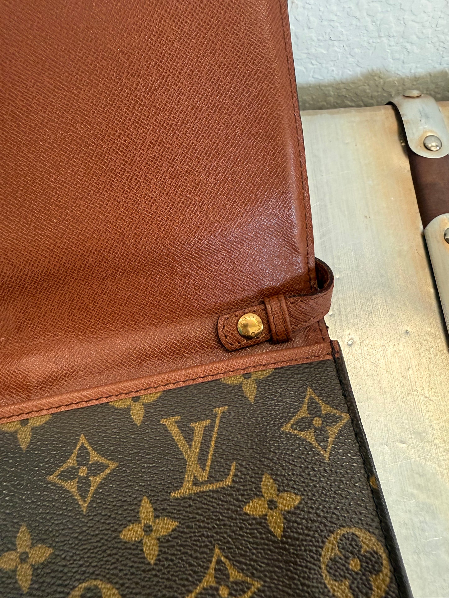 Pre-owned Authentic Louis Vuitton Bordeaux 27 2-Way Clutch / Shoulder Bag