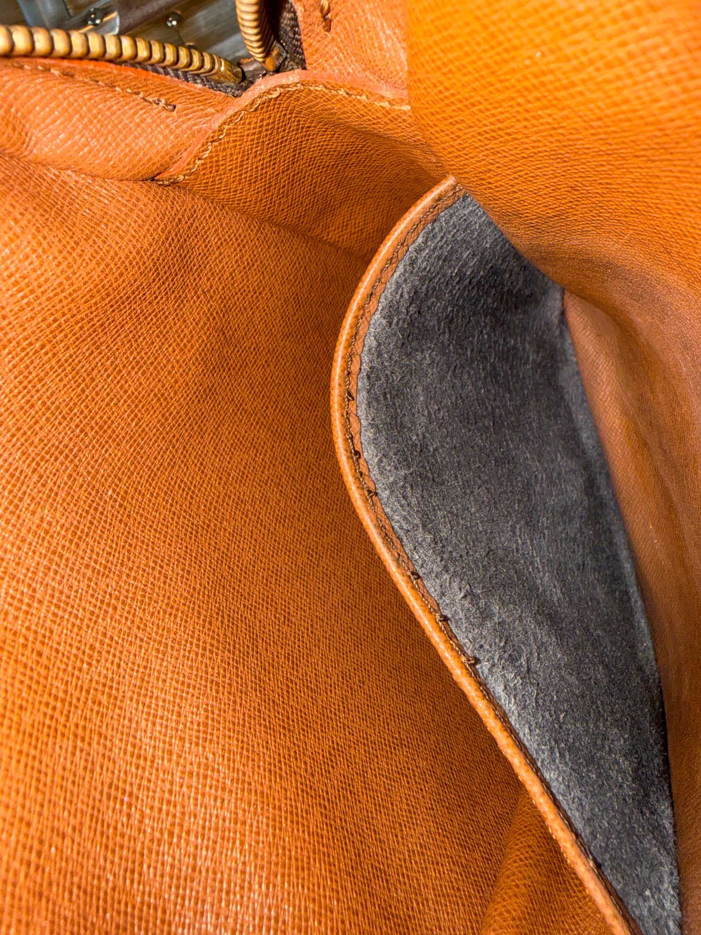 Pre-owned Authentic Louis Vuitton Amazon Monogram Crossbody Bag