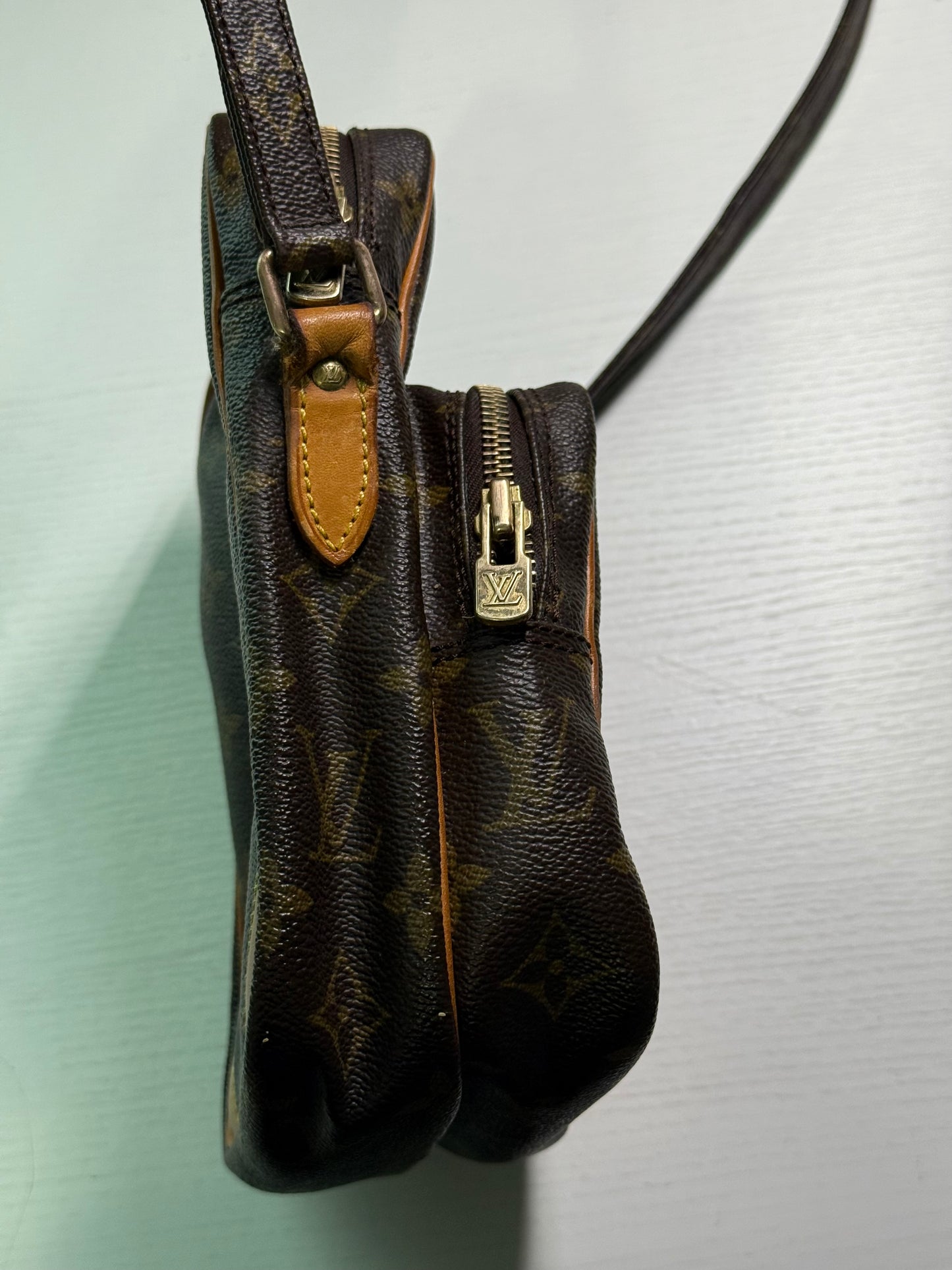 Pre-owned Authentic Louis Vuitton Amazon Monogram Crossbody Bag