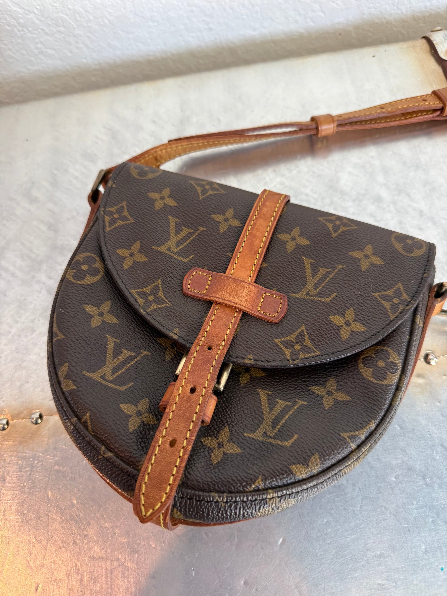 Pre-owned Authentic Louis Vuitton Chantilly PM Monogram Crossbody Bag