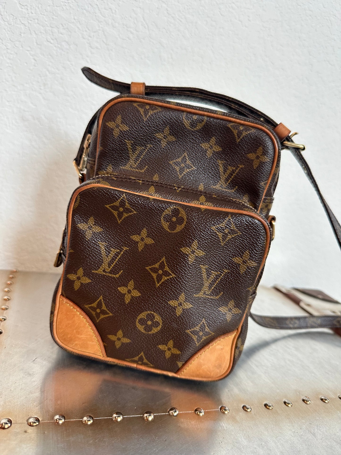 Pre-owned Authentic Louis Vuitton Amazon Monogram Crossbody Bag