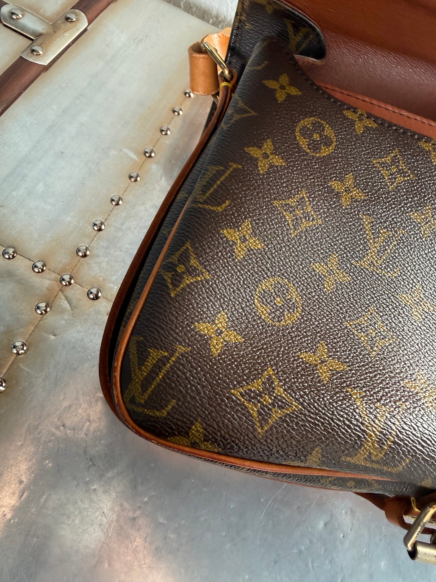 Pre-owned Louis Vuitton Cartouchiere GM Monogram Shoulder / Crossbody Bag