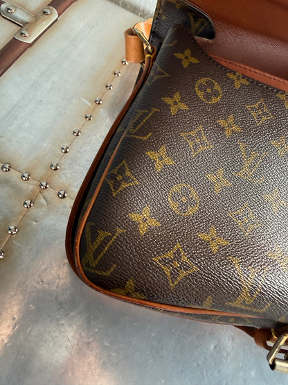 Pre-owned Louis Vuitton Cartouchiere GM Monogram Shoulder / Crossbody Bag