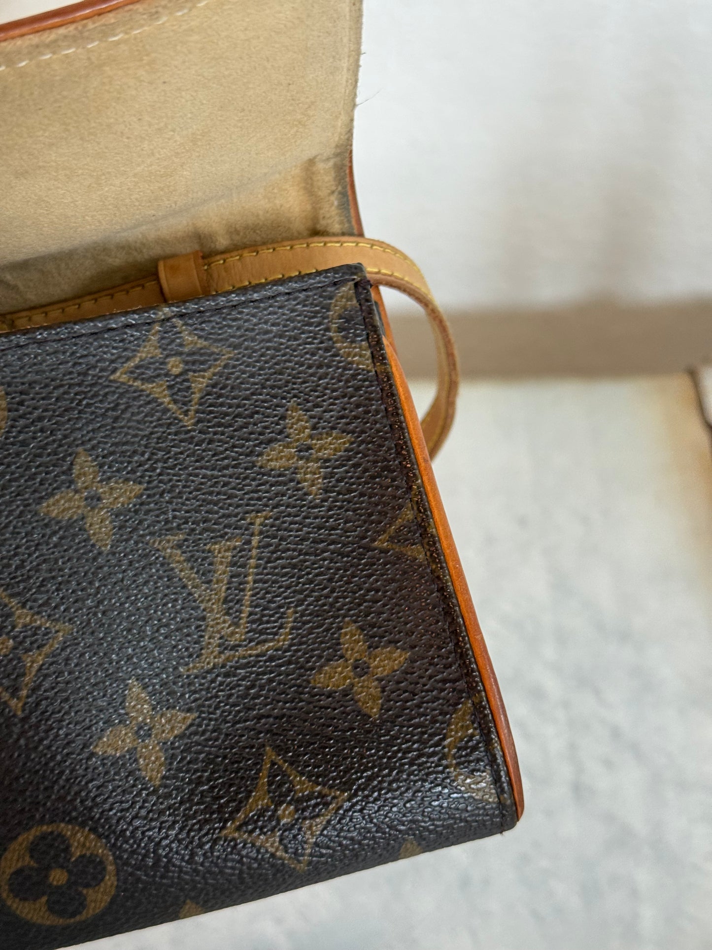 Pre-owned Authentic Louis Vuitton Pochette Twin GM Monogram Shoulder Bag