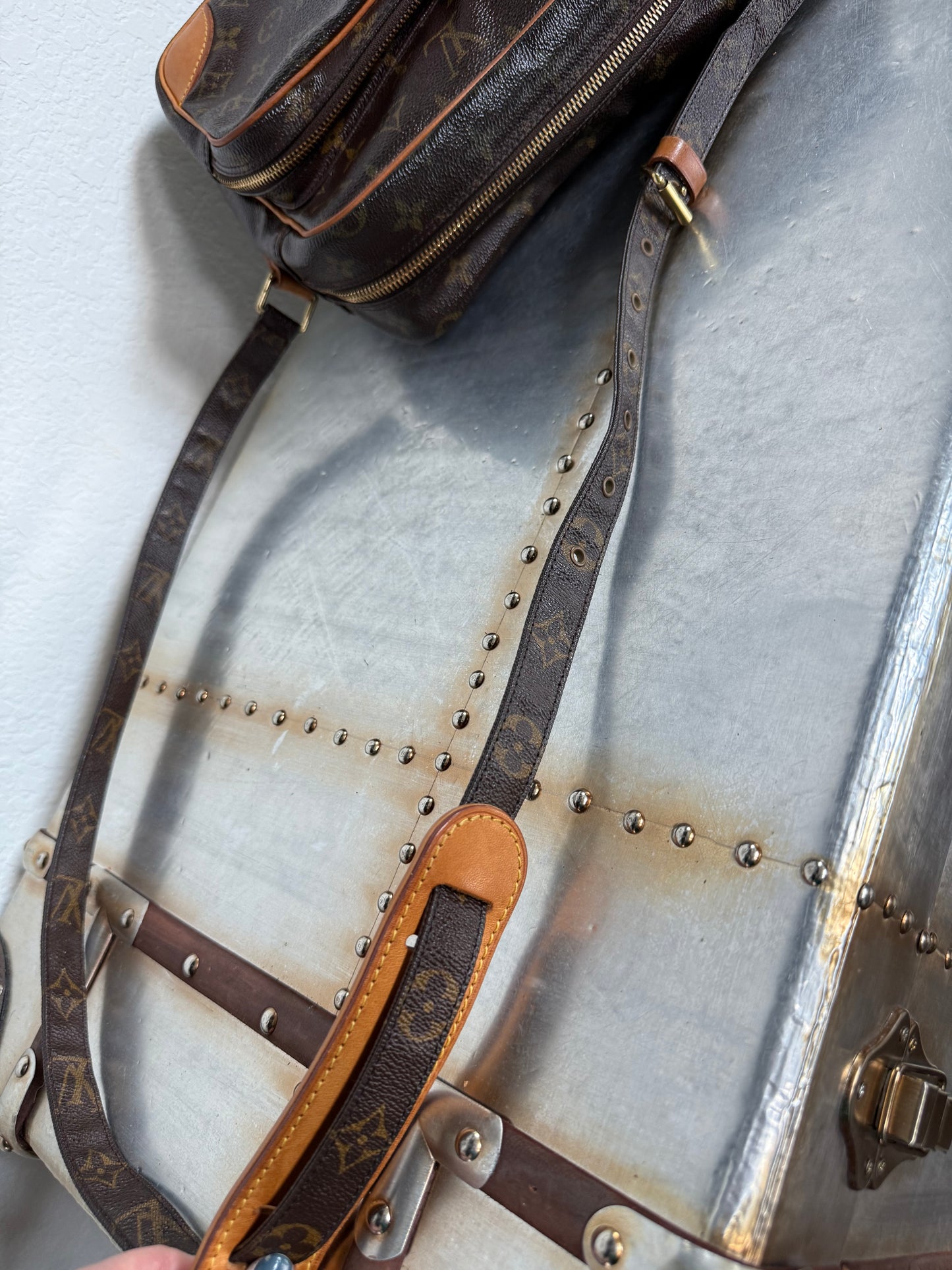 Pre-owned Louis Vuitton Nile PM Monogram Shoulder Bag/ Crossbody Bag