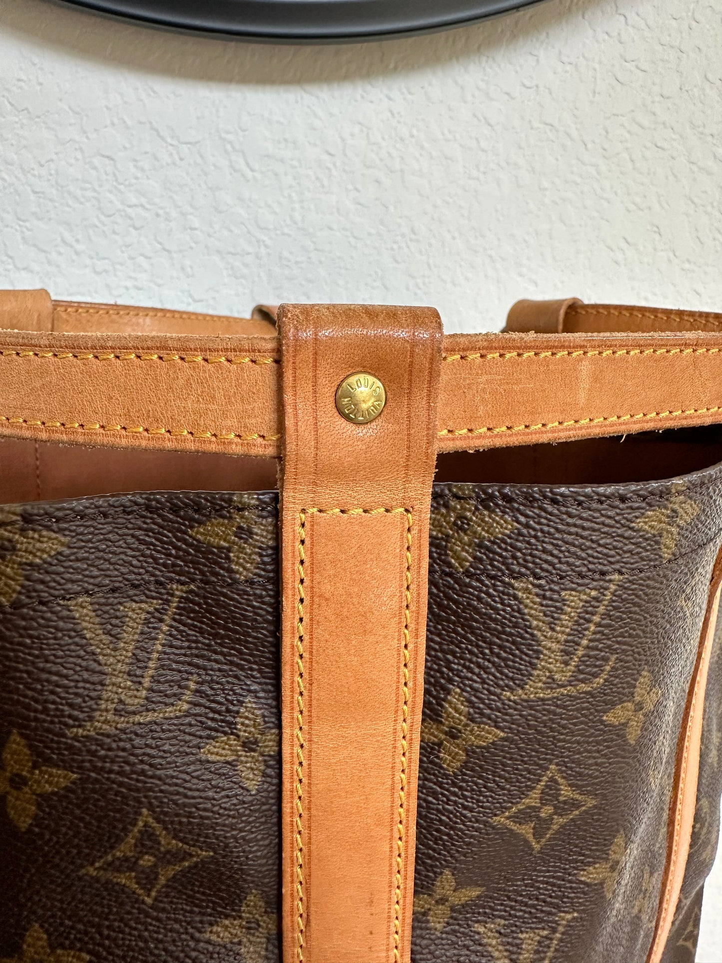 Pre-owned Authentic Louis Vuitton Randonnee GM Monogram Backpack