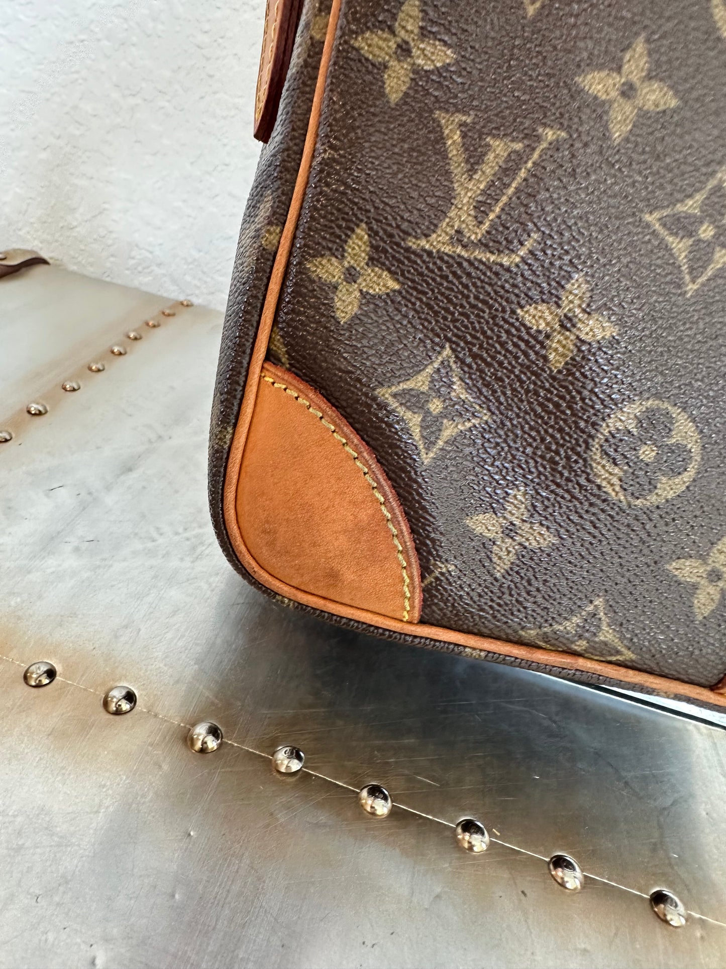 Pre-owned Authentic Louis Vuitton Amazon Monogram Crossbody Bag