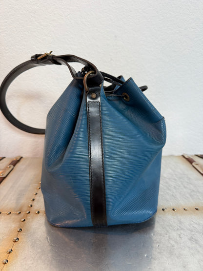 Pre-owned Authentic Louis Vuitton Petite Noe Epi  Shoulder Bag