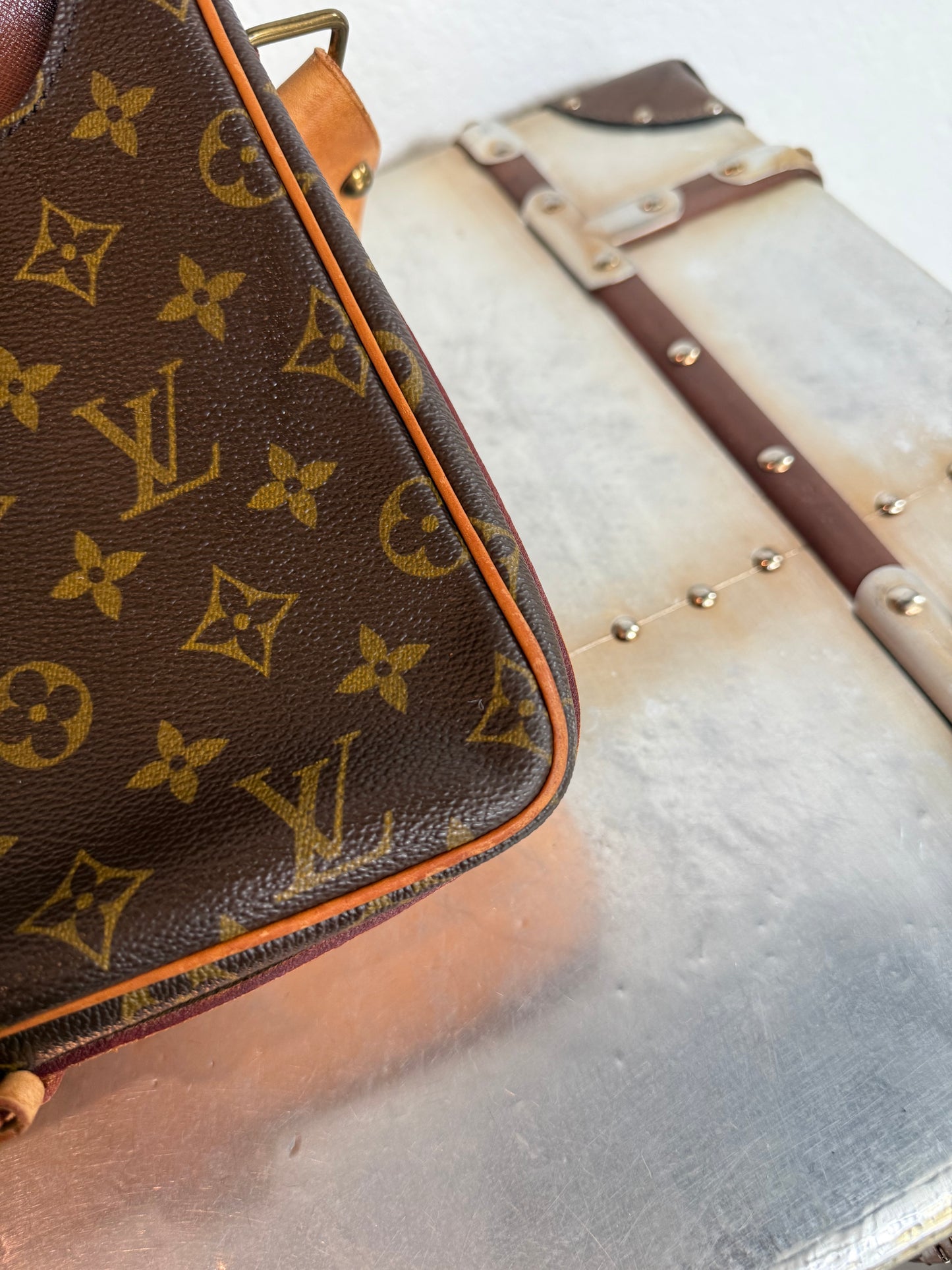 Pre-owned Louis Vuitton Cartouchiere GM Monogram Shoulder / Crossbody Bag