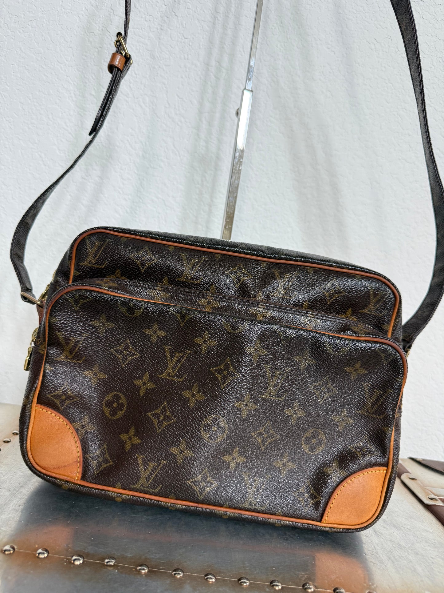 Pre-owned Louis Vuitton Nile PM Monogram Shoulder Bag/ Crossbody Bag