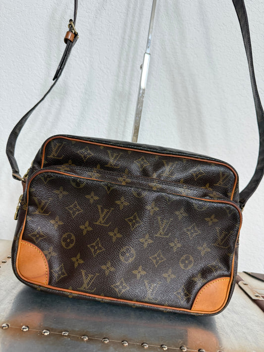 Pre-owned Louis Vuitton Nile PM Monogram Shoulder Bag/ Crossbody Bag