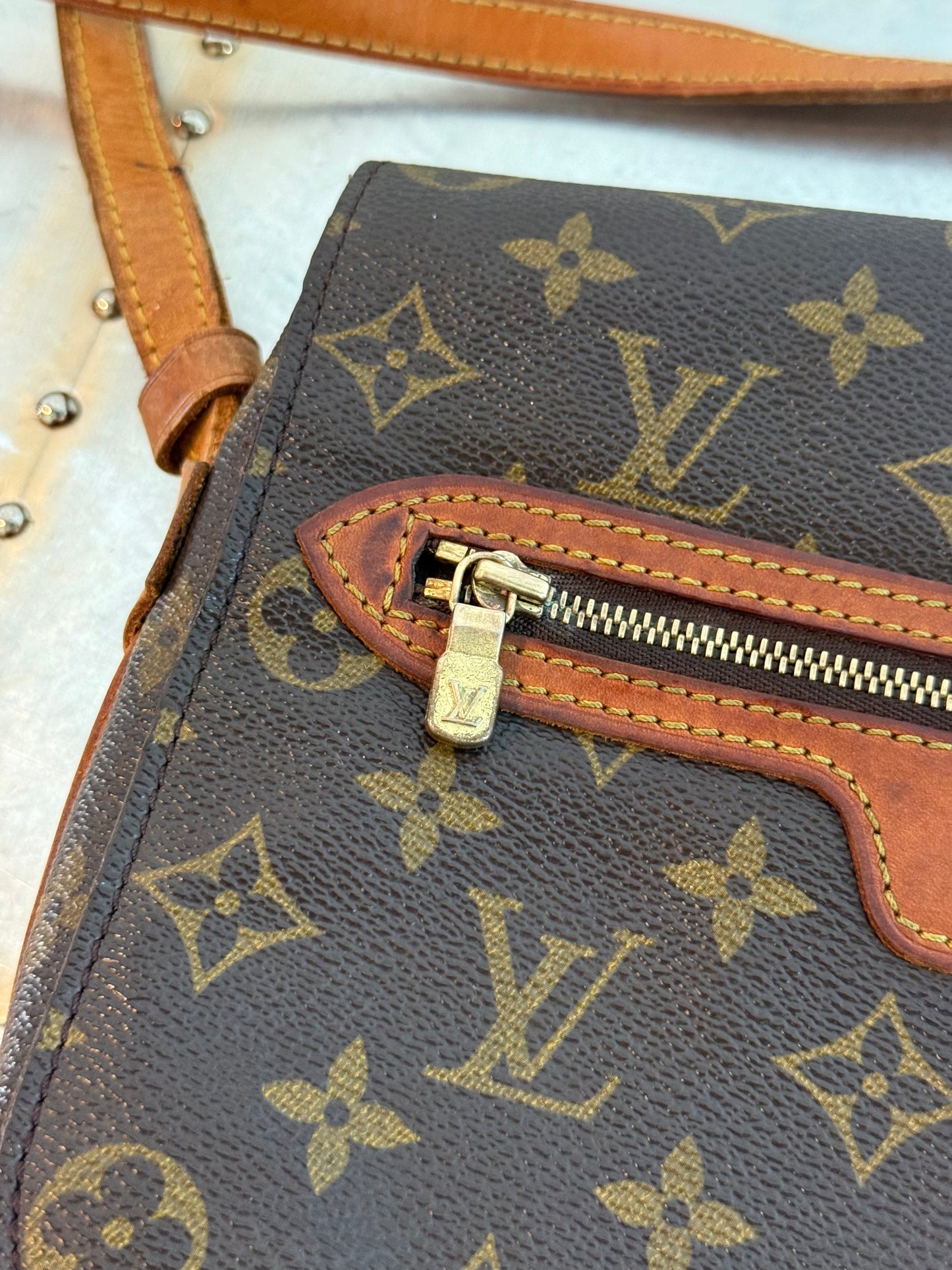 Pre-owned Authentic Louis Vuitton Saint Germain 28 Monogram Shoulder / Crossbody Bag