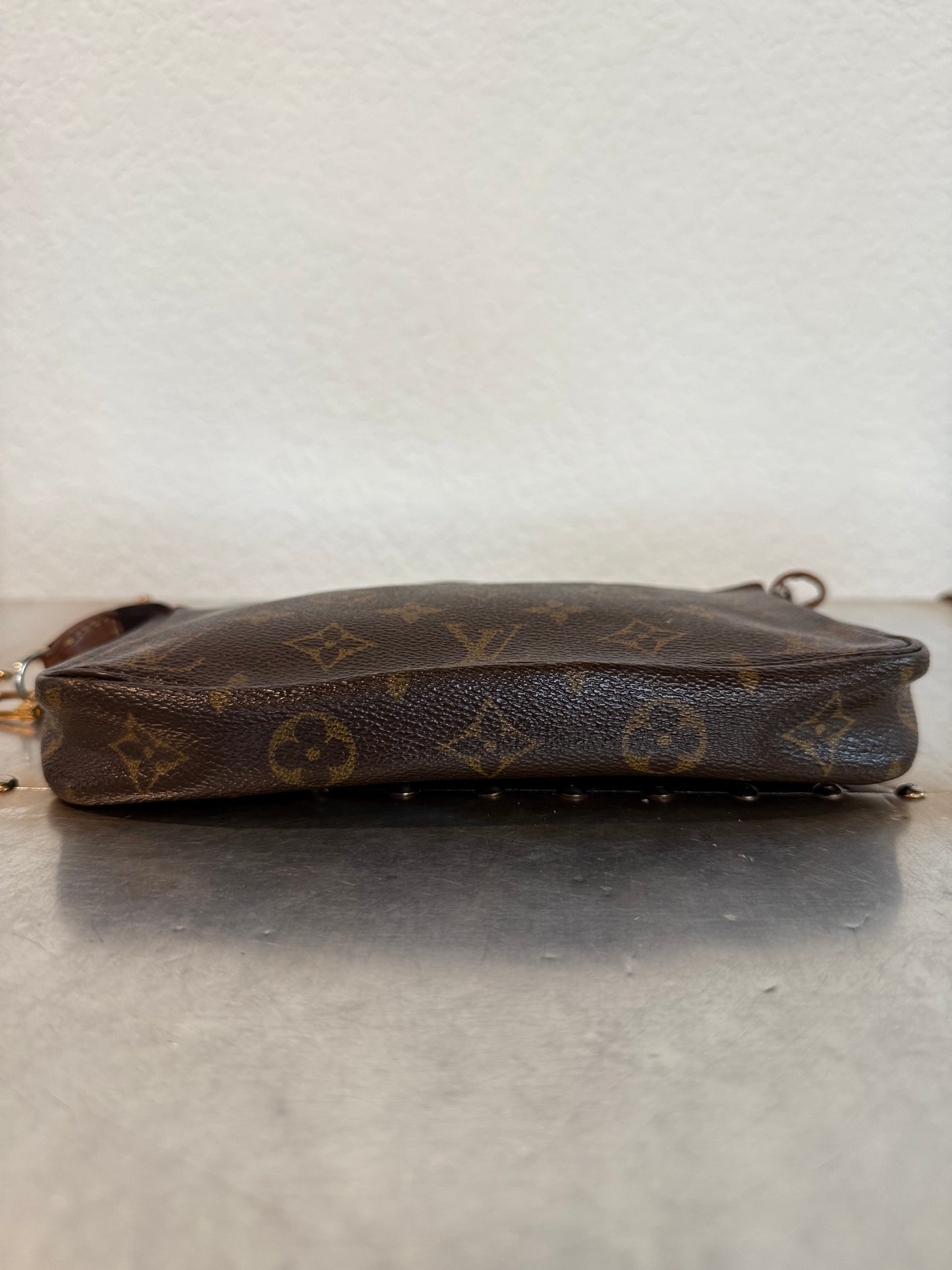 Pre-owned Authentic Louis Vuitton Pochette Accessoires Monogram Shoulder / Handbag