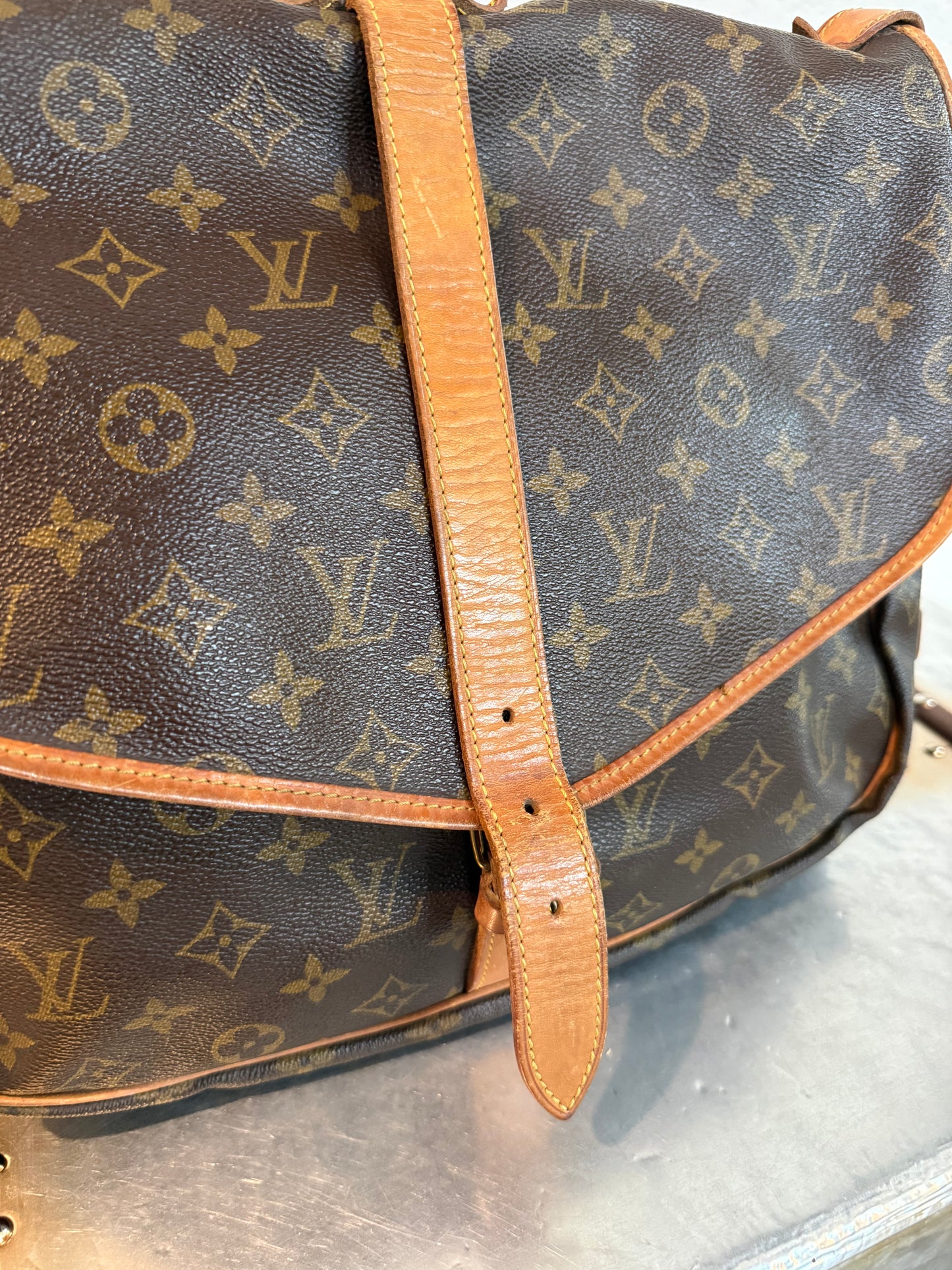 Pre-owned Authentic Louis Vuitton Monogram Saumur 35 Crossbody Bag
