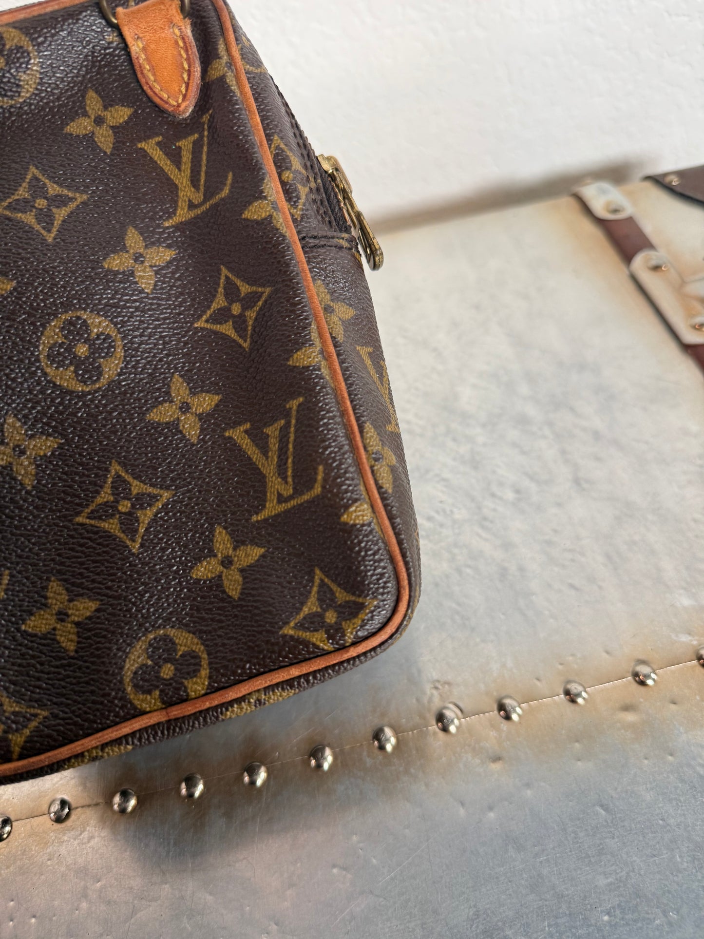 Pre-owned Louis Vuitton Mini Amazon Monogram Crossbody Bag