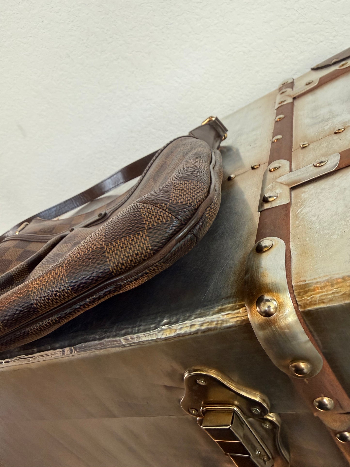 Pre-owned Authentic Louis Vuitton Bloomsbury PM Damier Ebene Shoulder / Crossbody Bag