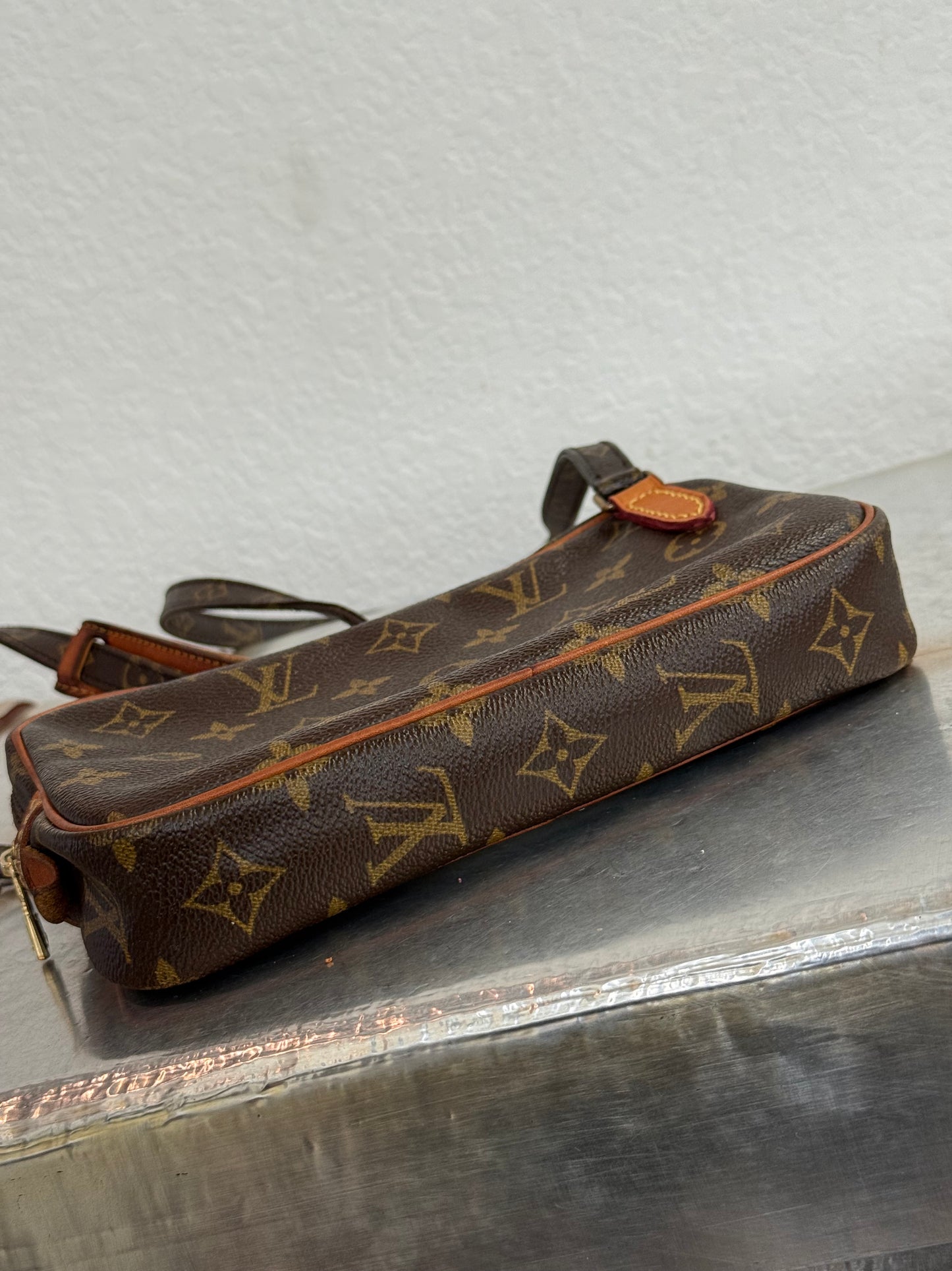 Pre-owned Authentic Louis Vuitton Marly Bandouliere Monogram Crossbody Bag