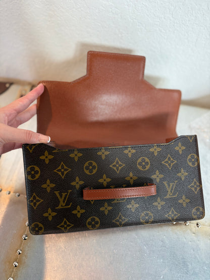 Pre-owned Authentic Louis Vuitton Vintage Chaillot Monogram Canvas Clutch Handbag