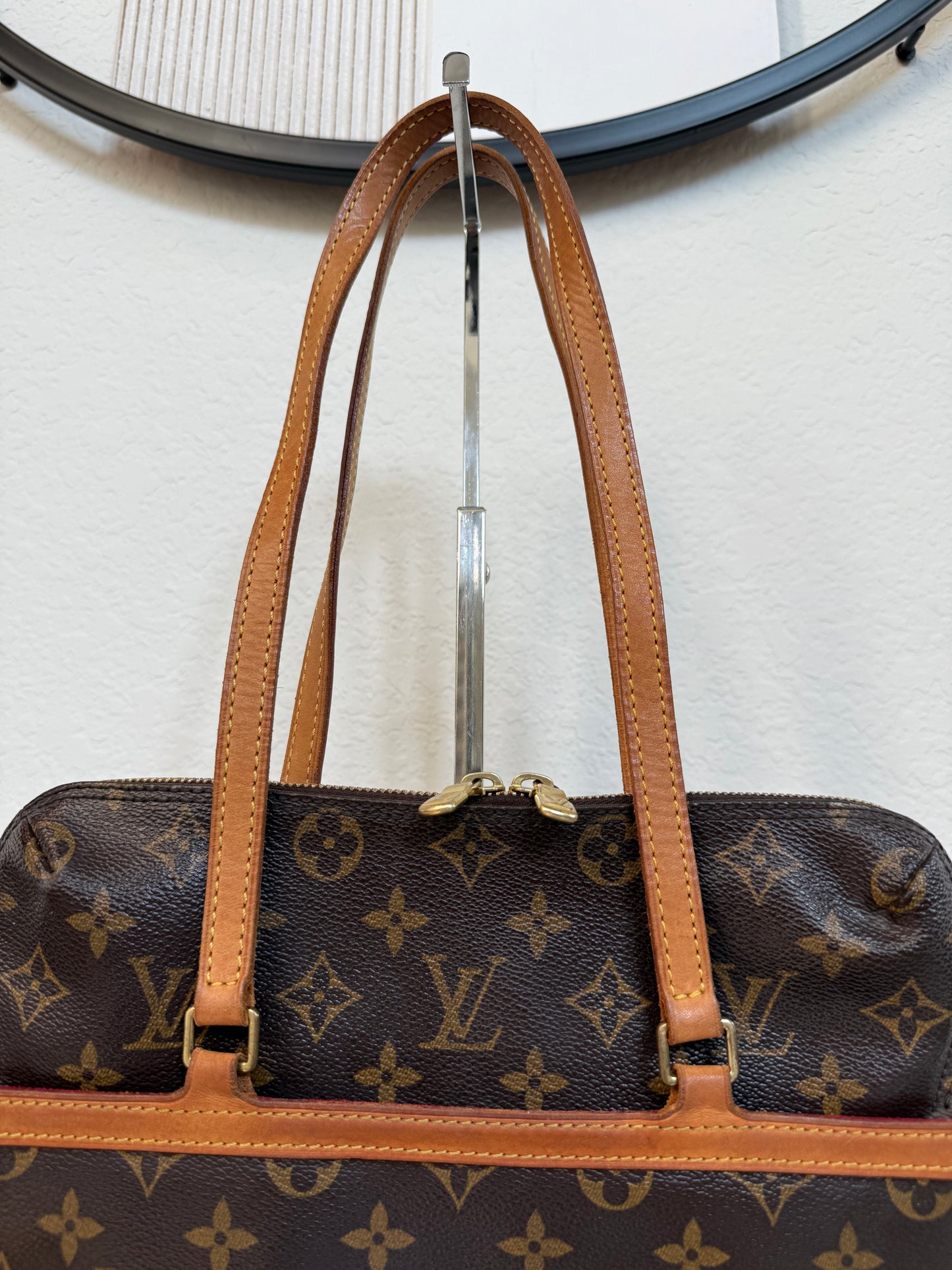 Pre-owned Authentic Louis Vuitton Sac Coussin GM Monogram Shoulder Bag