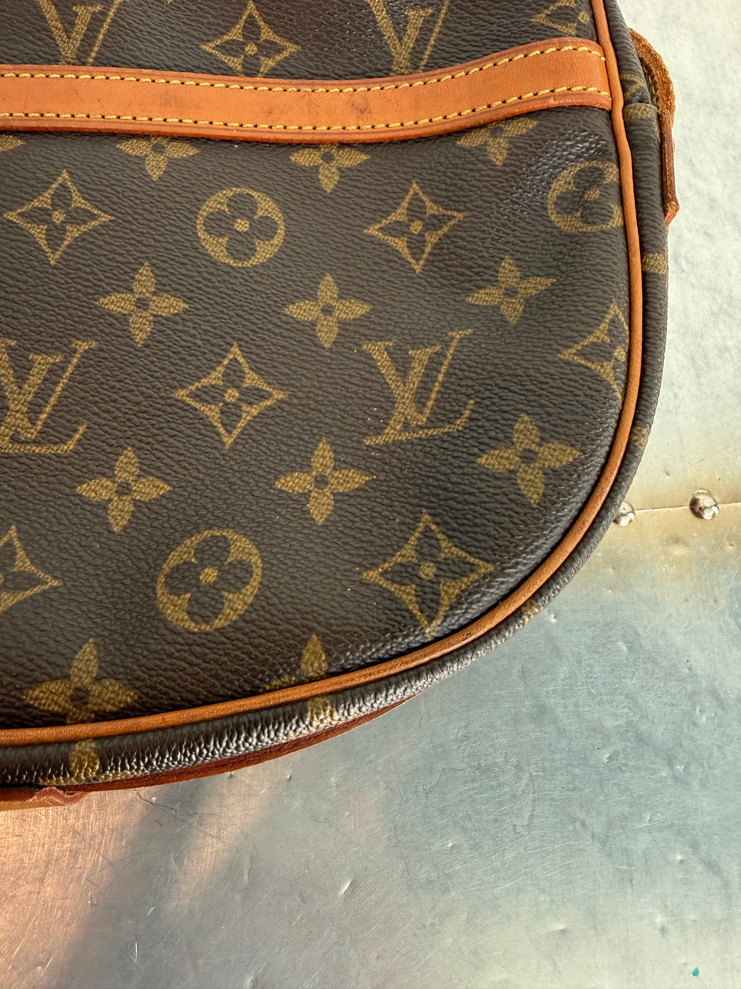 Pre-owned Authentic Louis Vuitton Jeune Fille MM Monogram Crossbody Bag