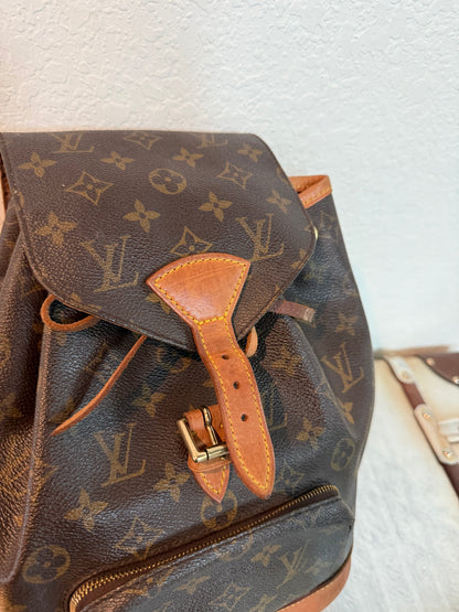 Pre-owned Authentic Louis Vuitton Montsouris MM Monogram Backpack