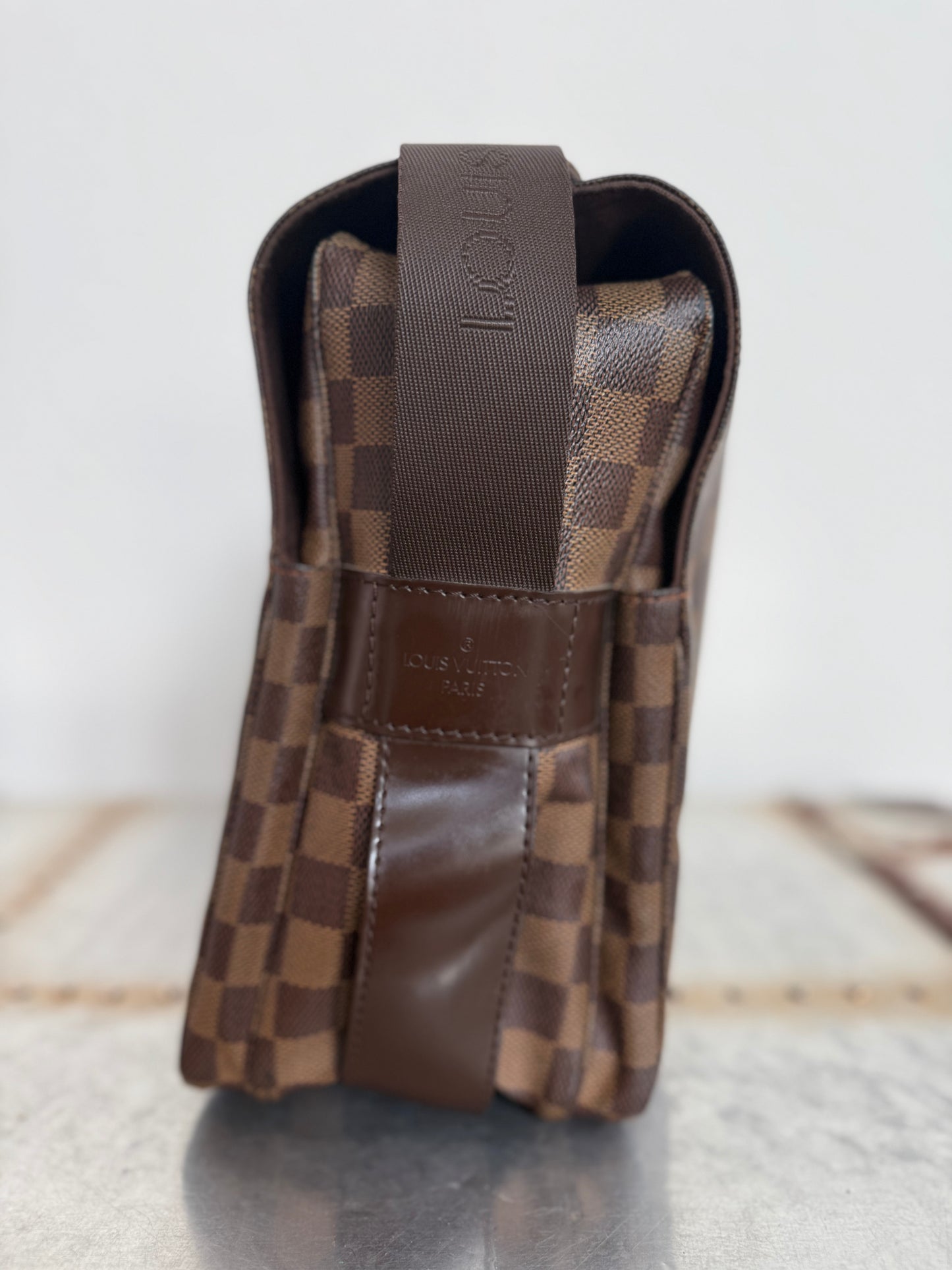 Pre-owned Authentic Louis Vuitton Naviglio Damier Ebene Crossbody Bag