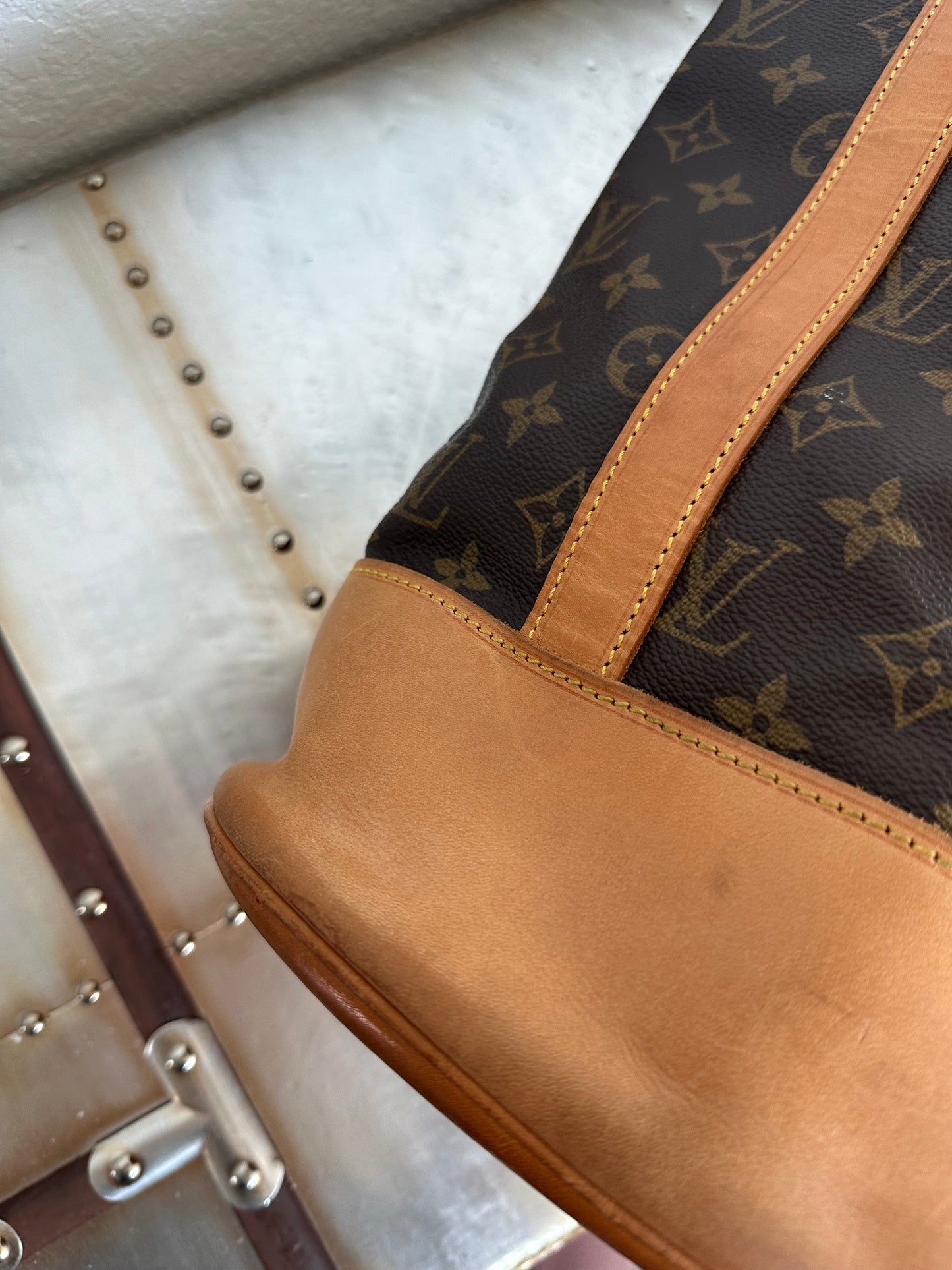 Pre-owned Authentic Louis Vuitton Randonnee GM Monogram Backpack