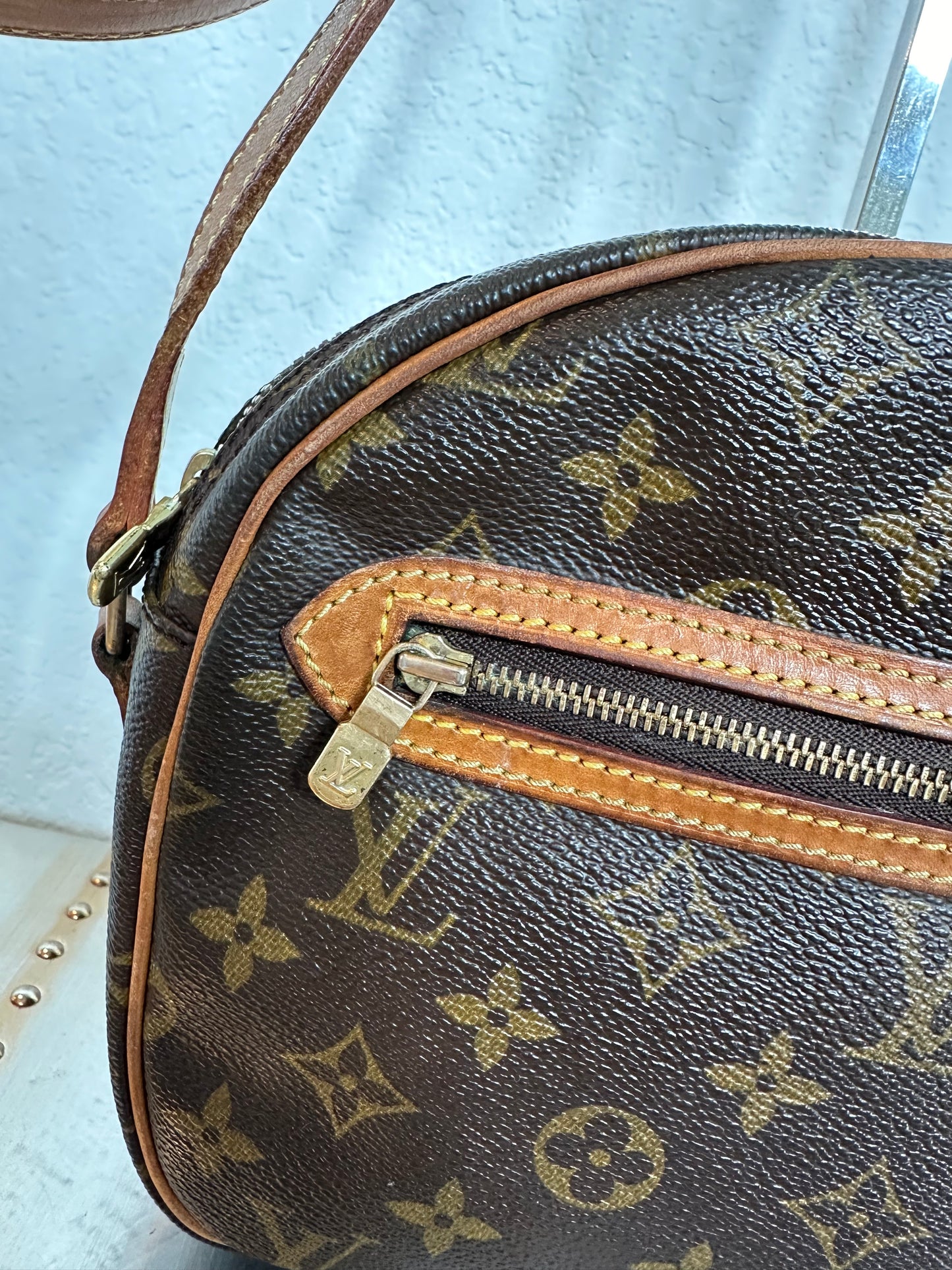 Pre-owned Authentic Louis Vuitton Senlis Monogram Crossbody Bag