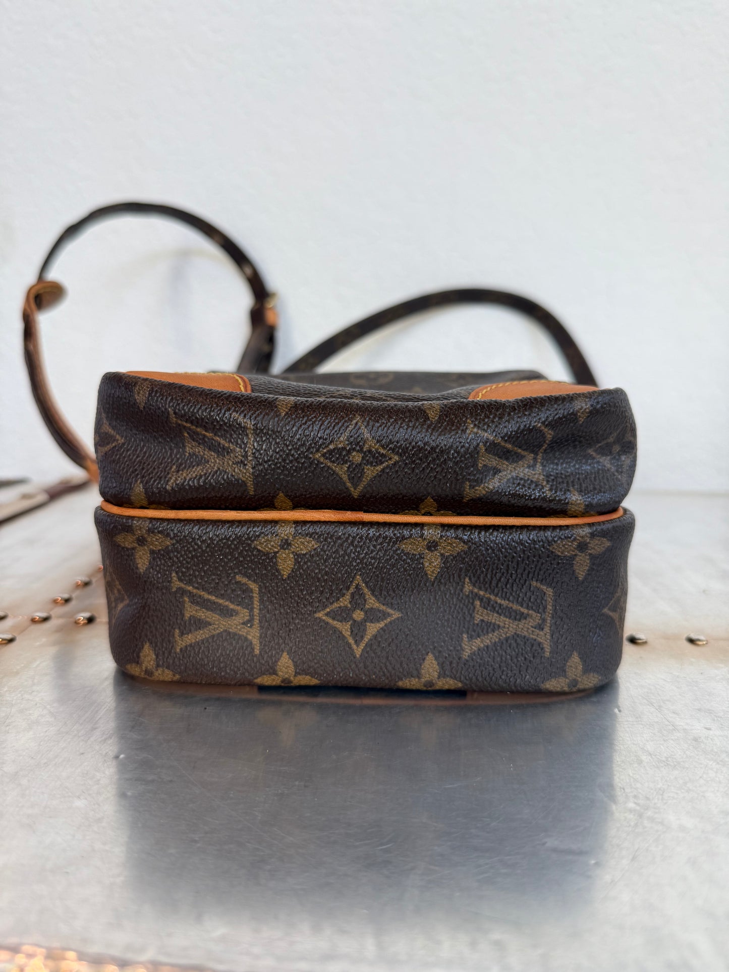 Pre-owned Authentic Louis Vuitton Amazon Monogram Crossbody Bag