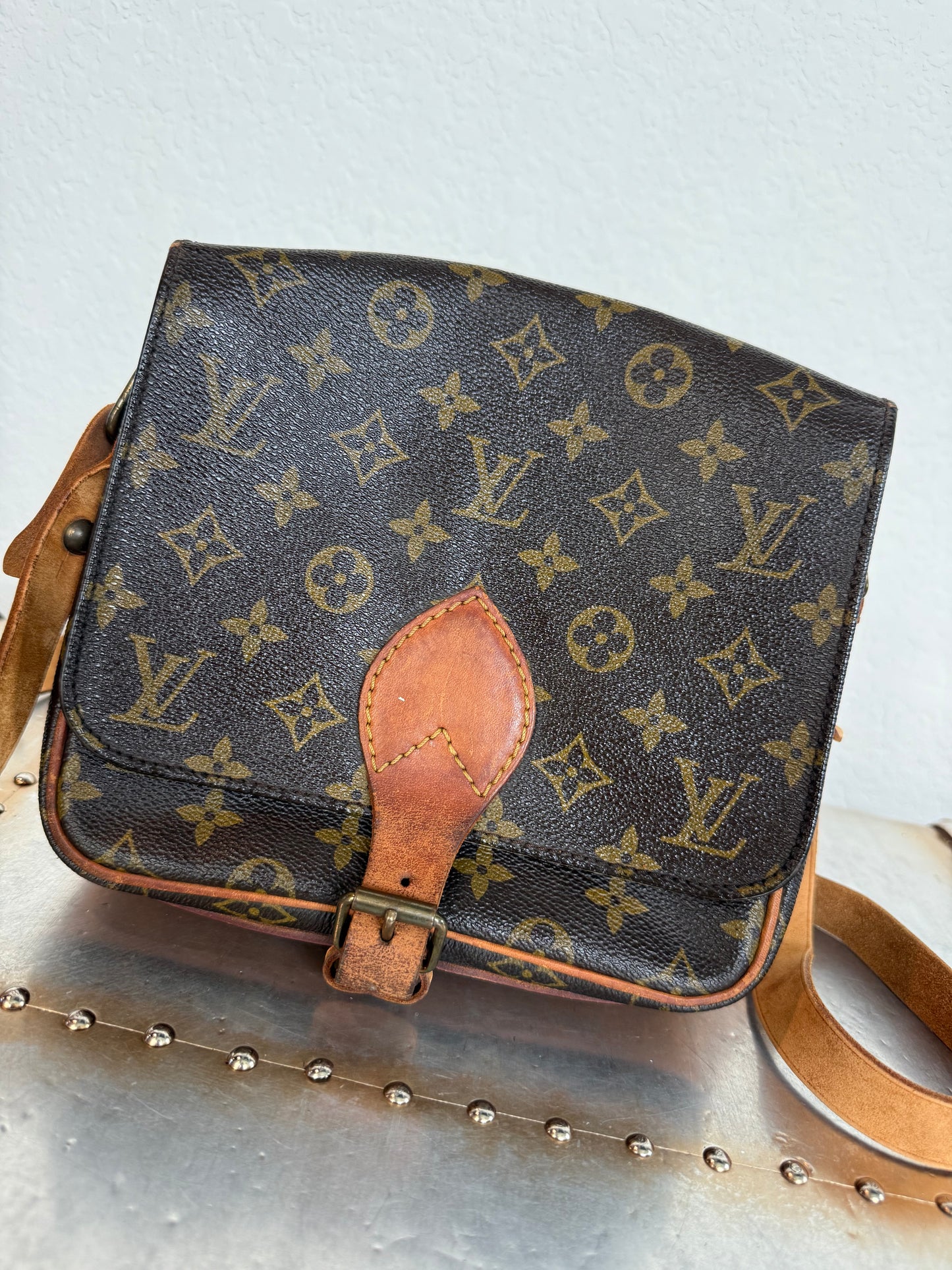 Pre-owned Louis Vuitton Cartouchiere MM Monogram Shoulder / Crossbody Bag
