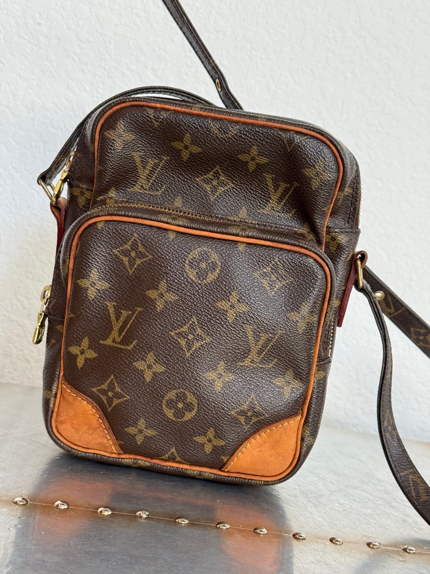 Pre-owned Authentic Louis Vuitton Amazon Monogram Crossbody Bag
